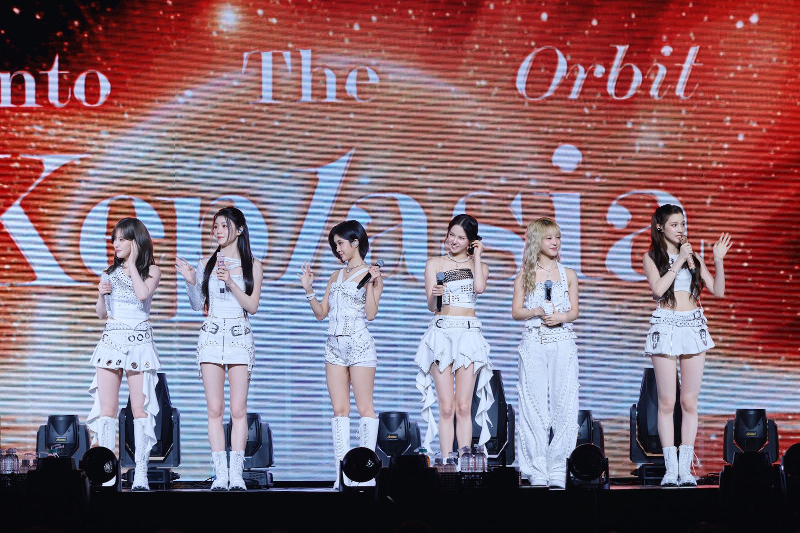 Kep1er台北開唱全員齊喊「不想走」　加碼耶誕安可甜暈全場