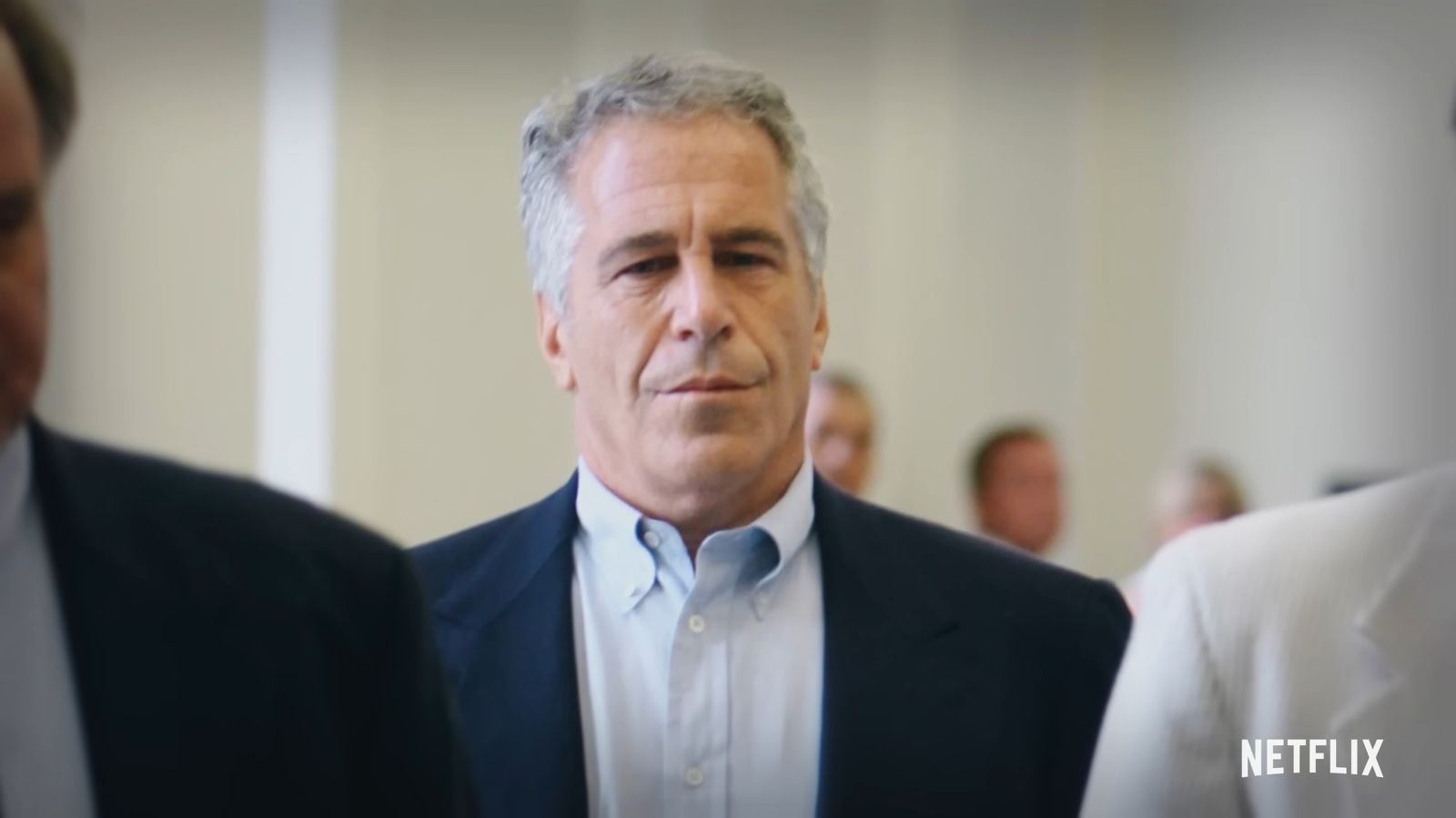 艾普斯坦在獄中突然死亡。圖／翻攝自YouTube／Netflix