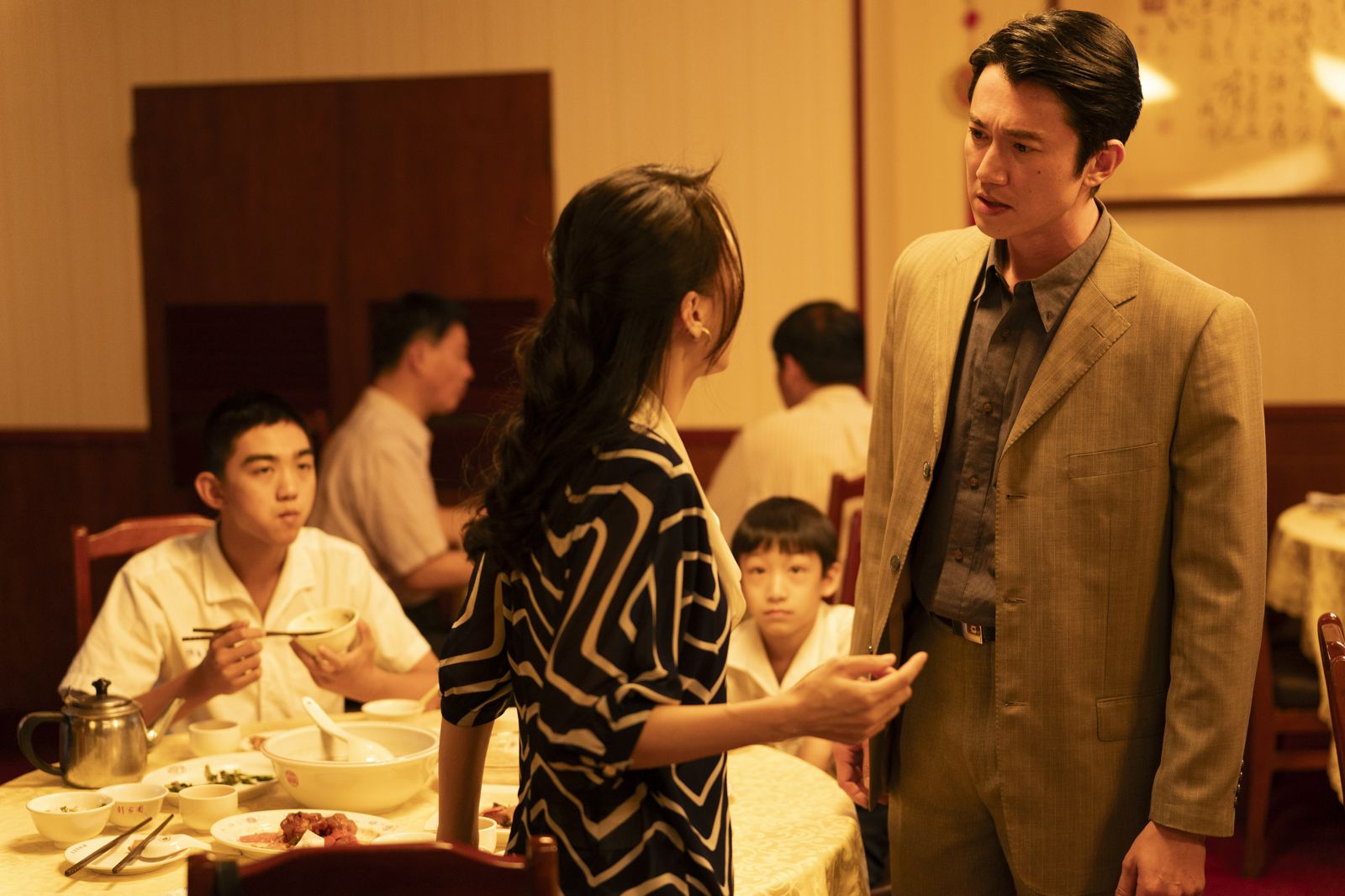 吳慷仁在《南方時光》中飾演一名外省父親。華映娛樂提供