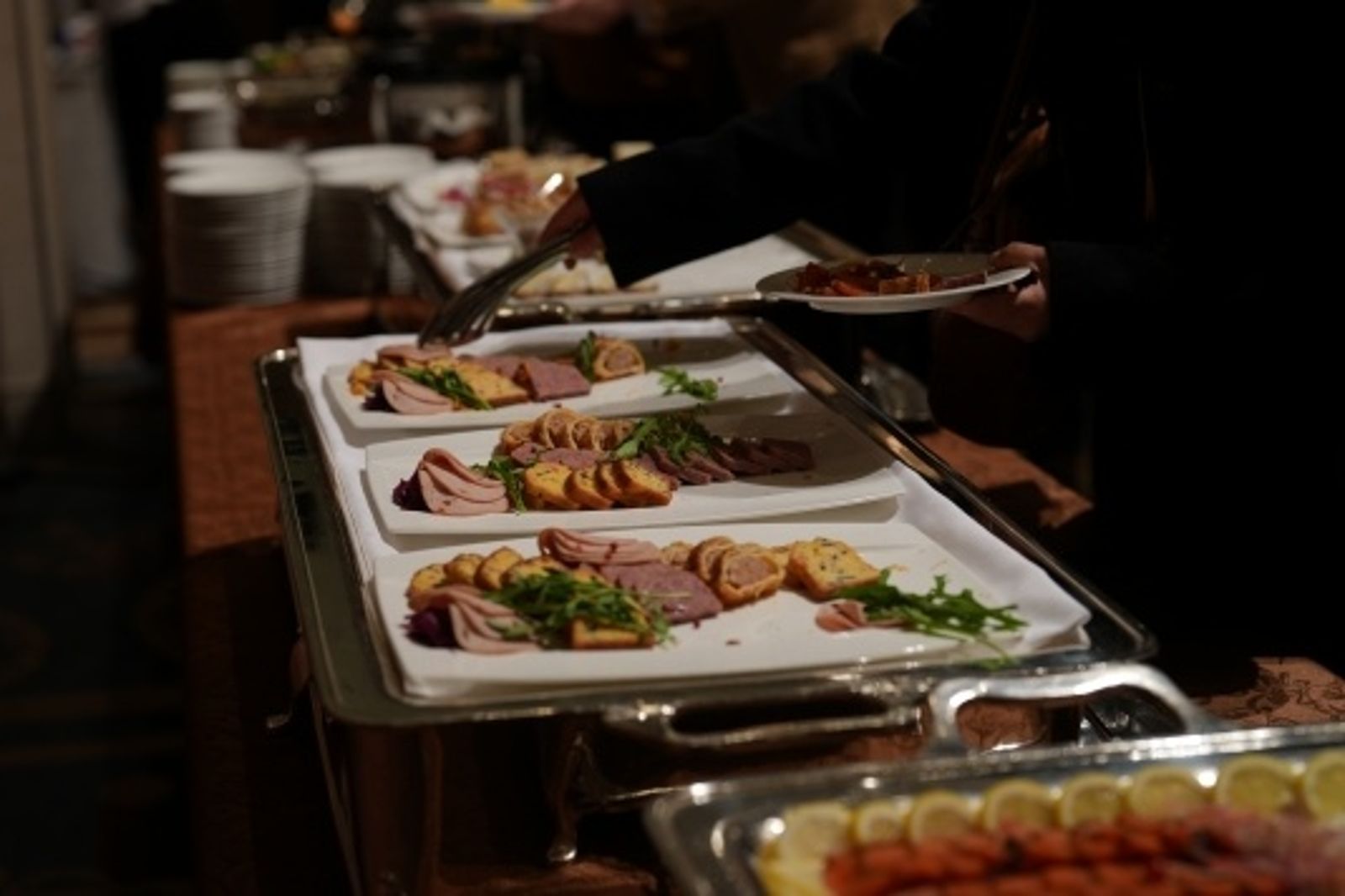 珍惜食物錯了？餐廳老闆公開「3道菜」很危險　冰塊也中槍　
