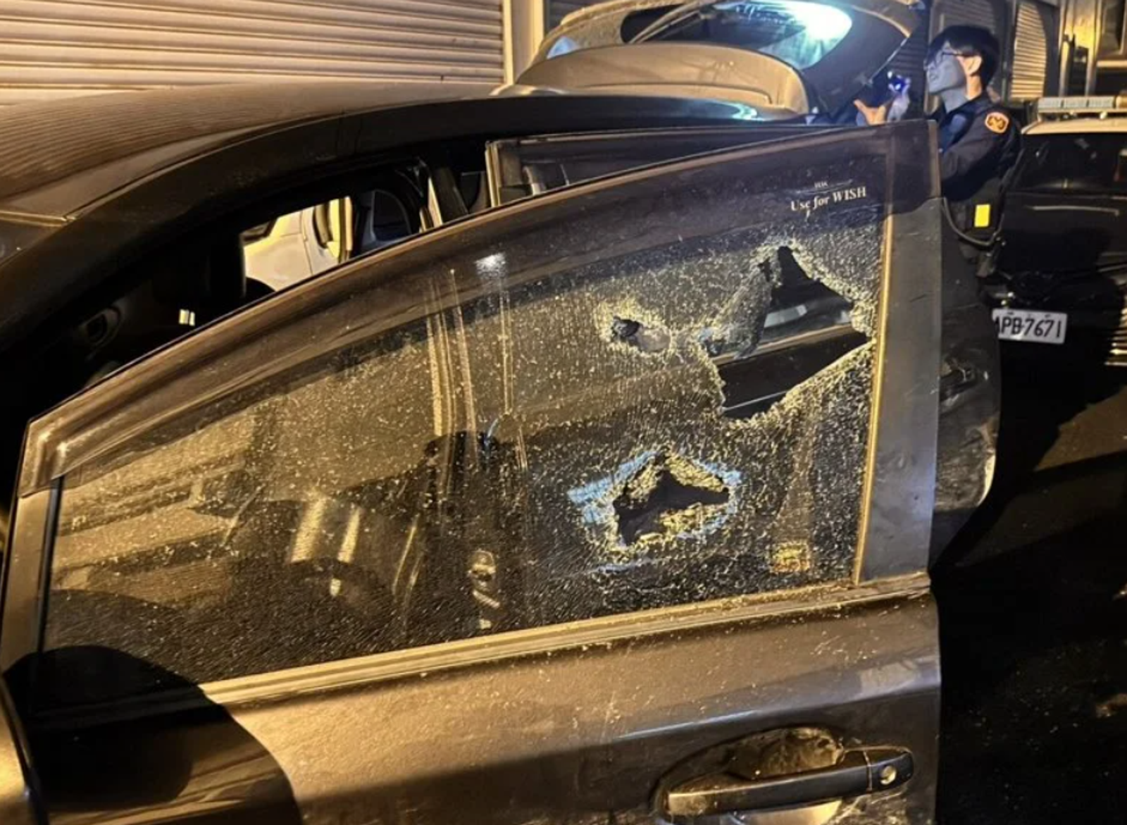 花蓮無牌車拒檢衝撞　警開槍破窗逮2男