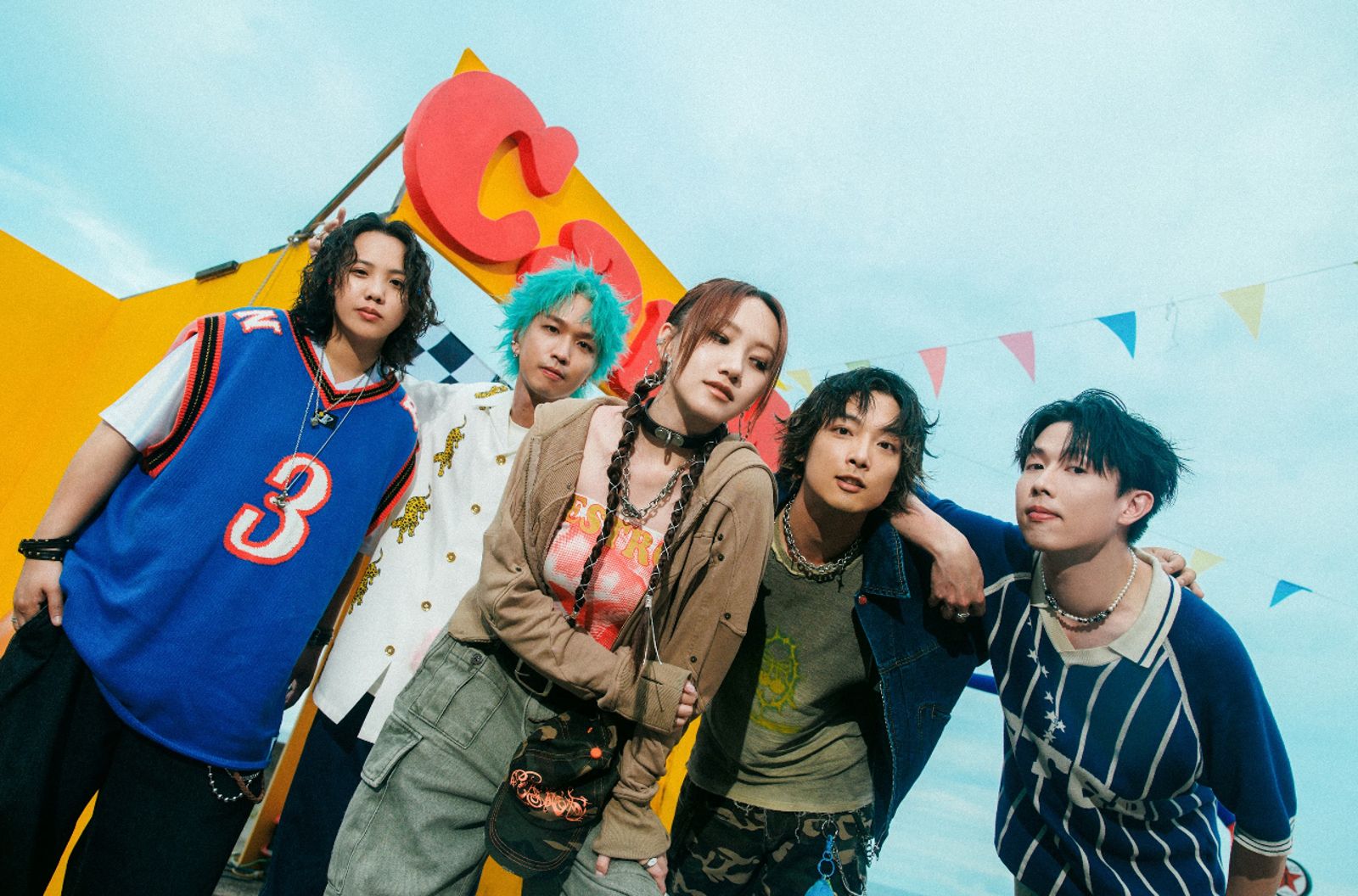 粗大Band新歌邀請女神 E1and（中）合作。粗大Band提供