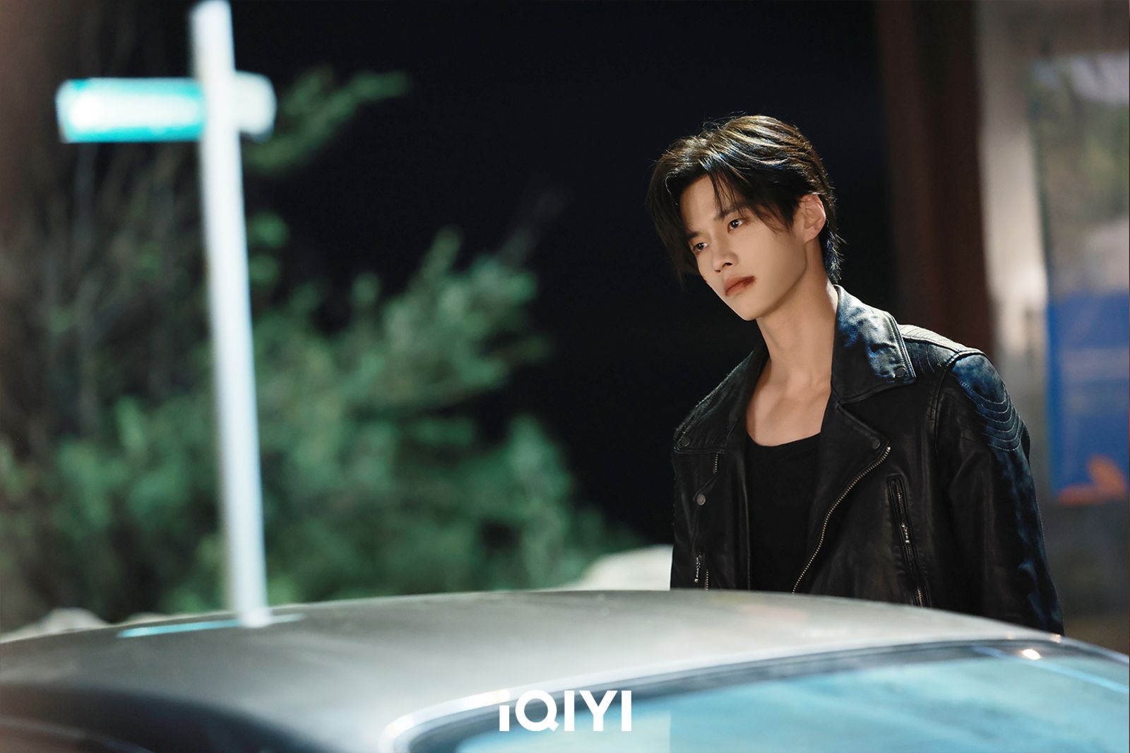 何與為《雙軌》進行密集體能訓練。iQIYI提供