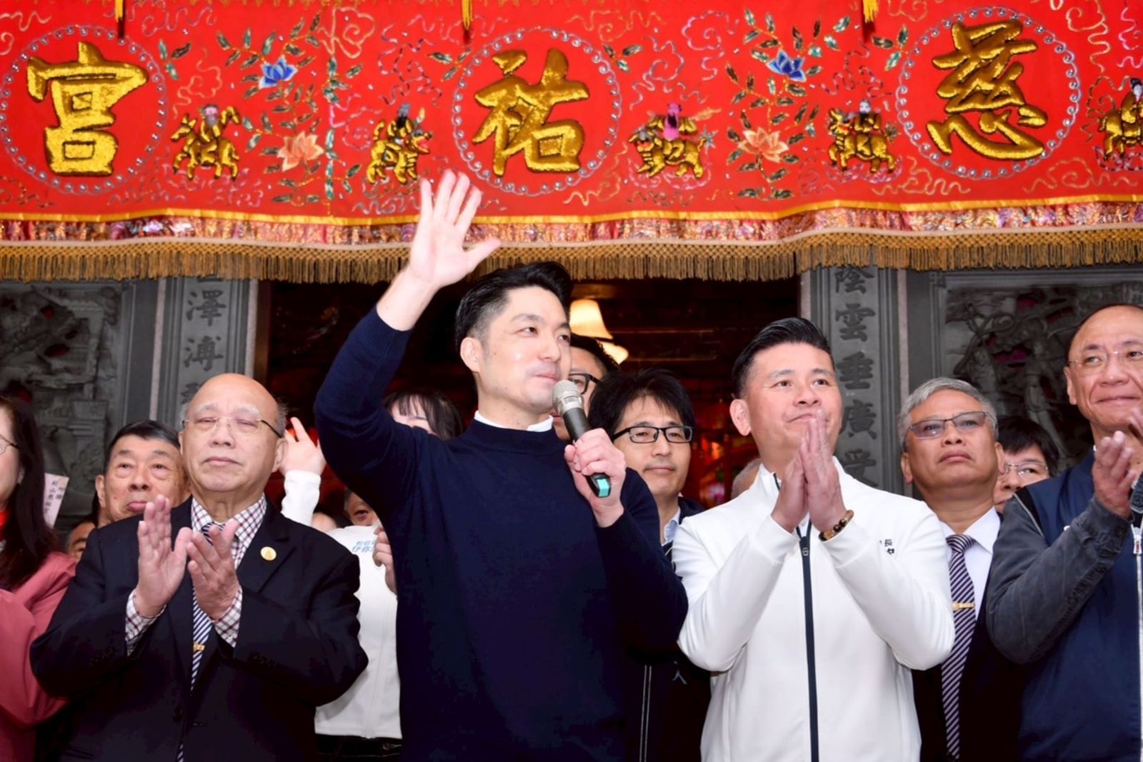 南港山豬窟掩埋場火警　蔣萬安：大型廢棄家具燃燒「無毒有異味」