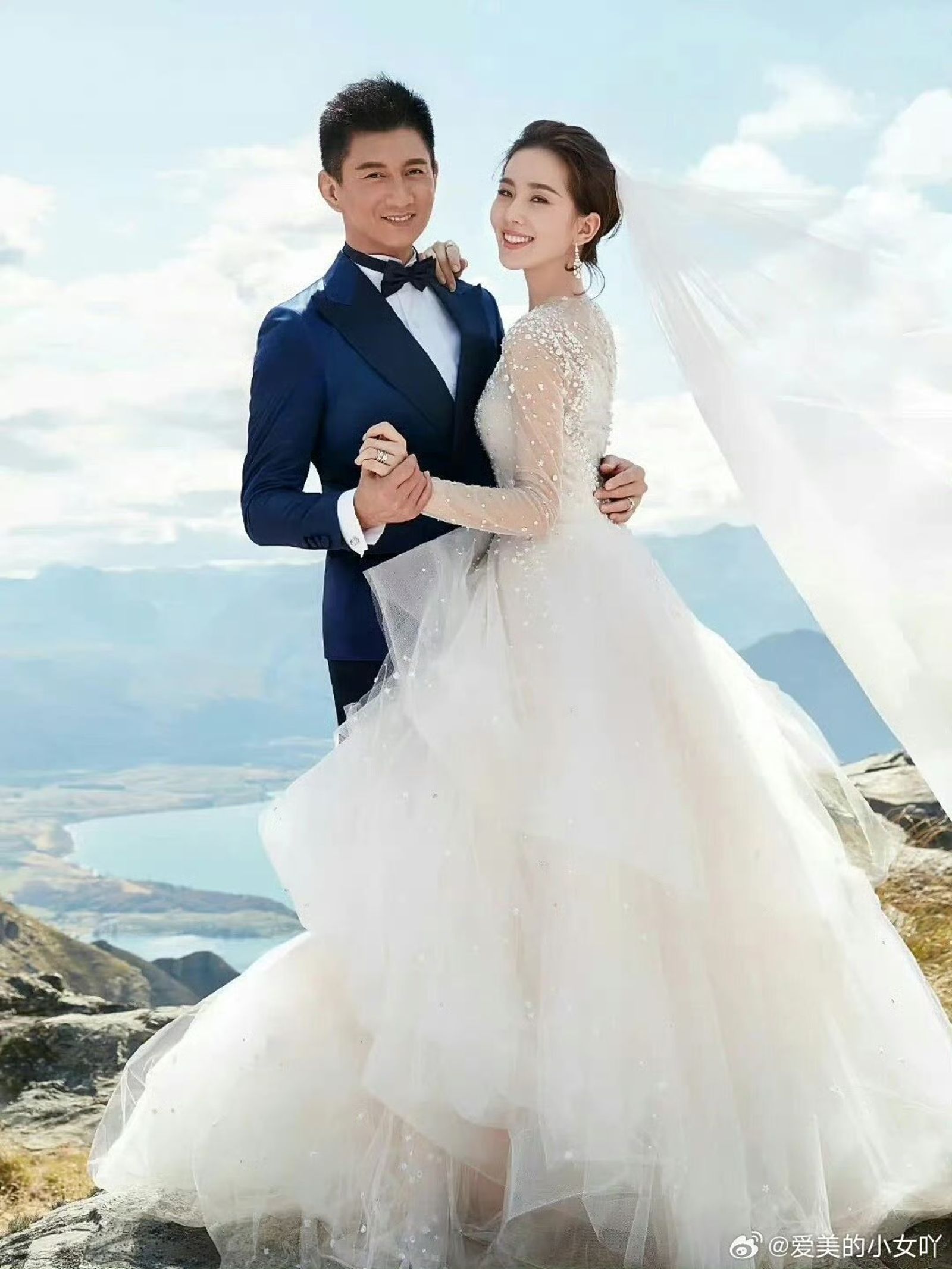 吳奇隆(左)與劉詩詩結婚11年婚變傳聞不斷。翻攝微博