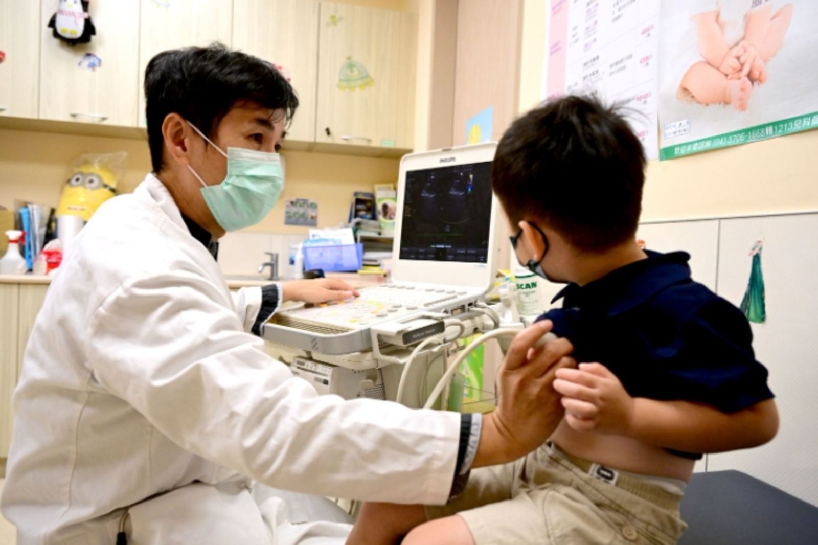 手腫得像麵龜！台中2歲童連日發燒、嘴唇乾裂　醫：罹猝死急症「川崎病」