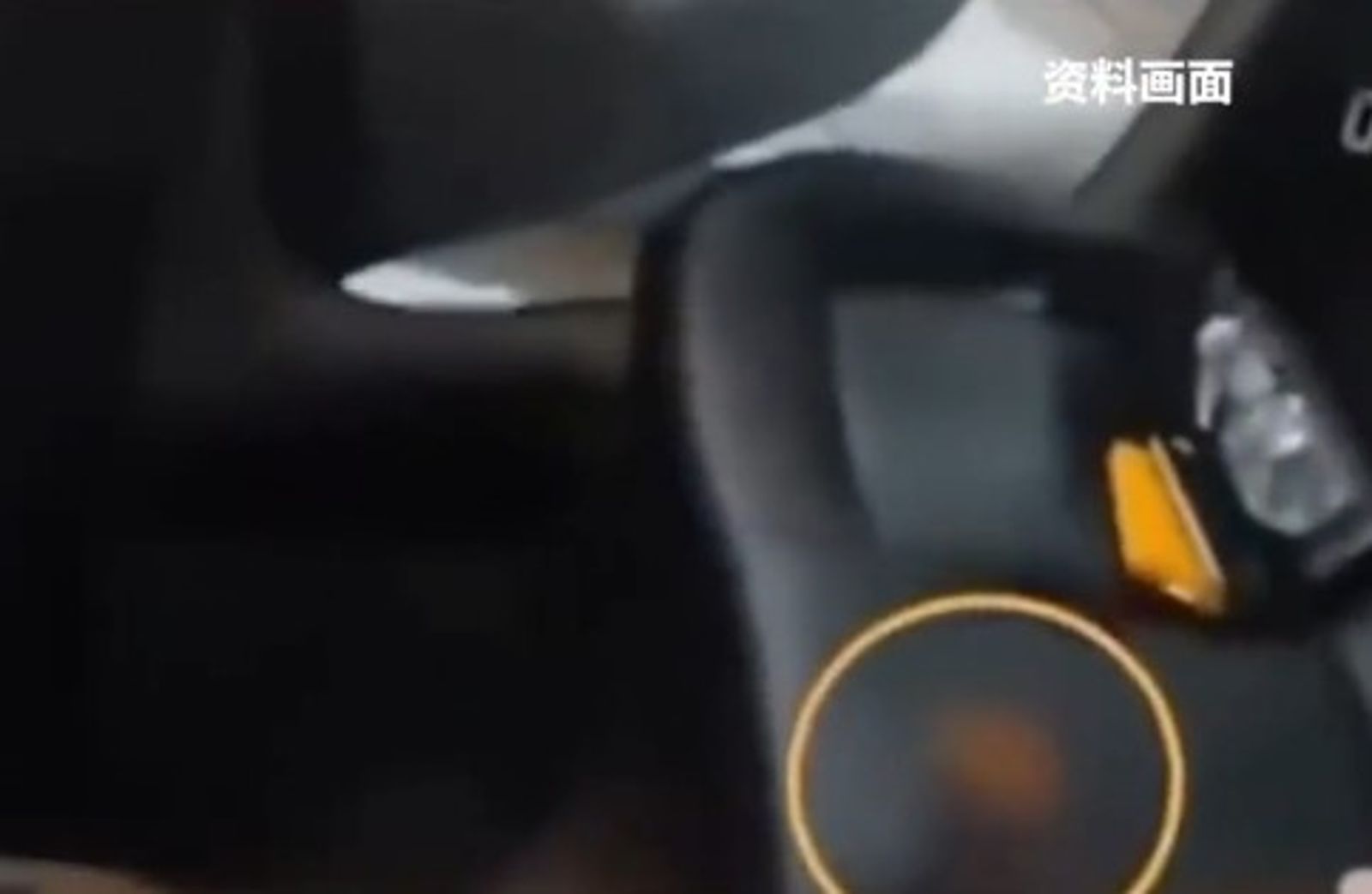 深夜載女客卻聞惡臭…司機回頭驚見「後座全是大便」!全程清醒還和男友甜蜜連線