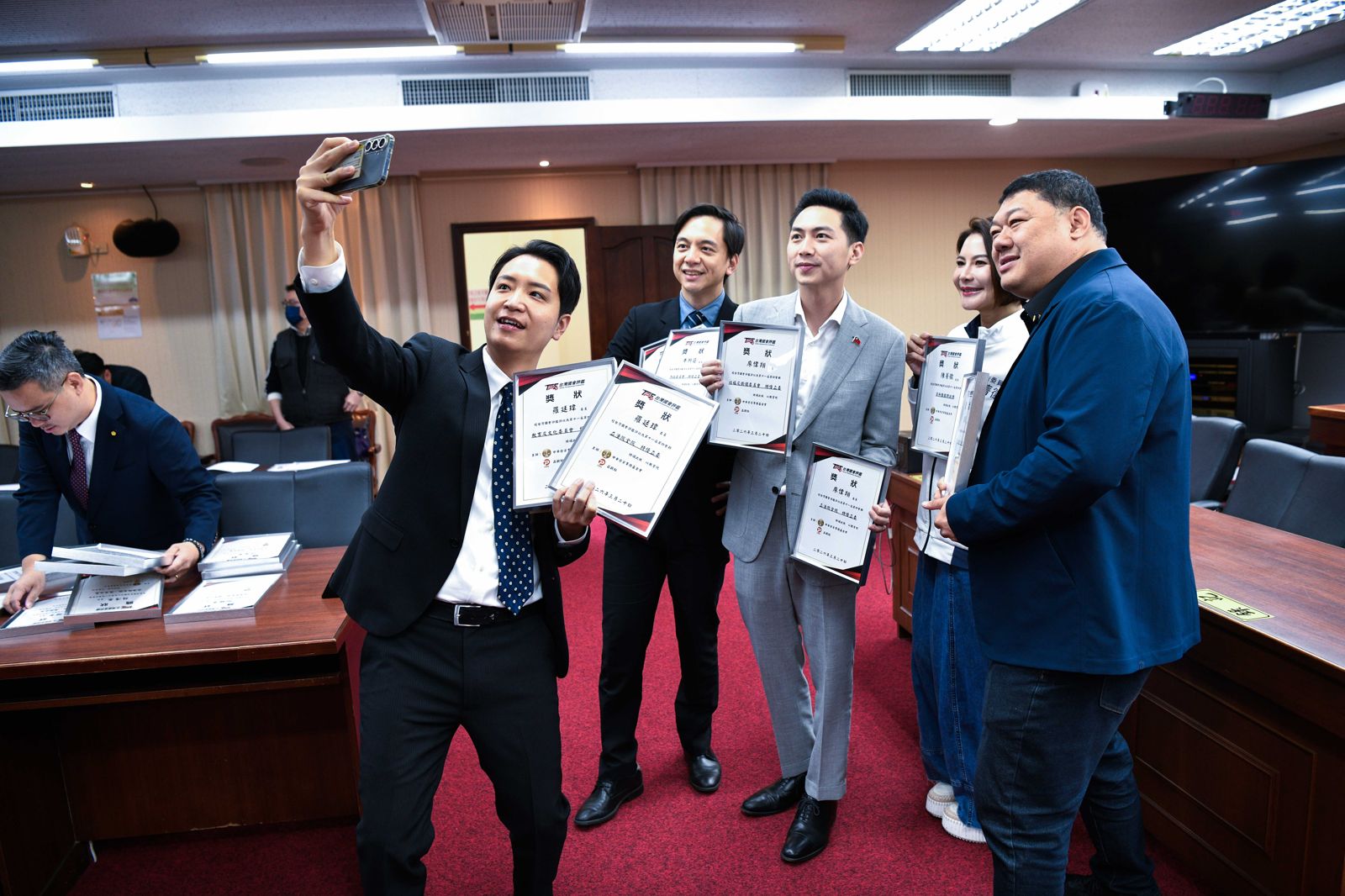 投書:羅廷瑋不審預算 把教育議題當作秀舞台