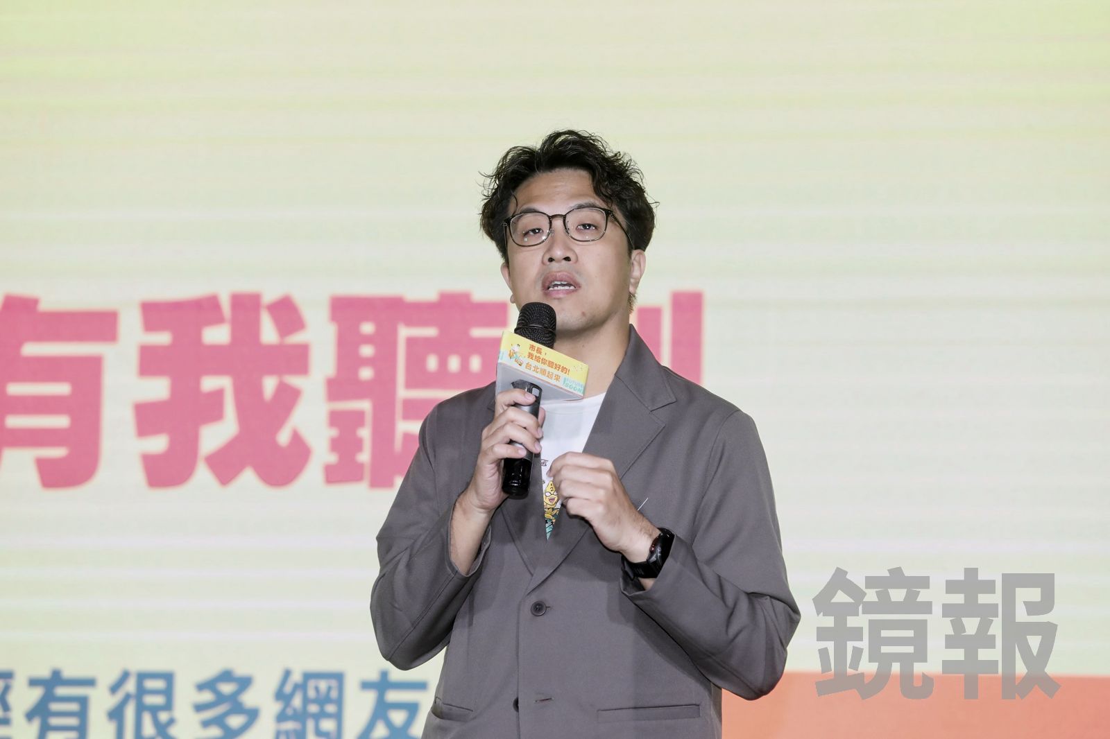 透露防彈背心「穿久也習慣」 沈伯洋強調:沒有保護好自己是不負責