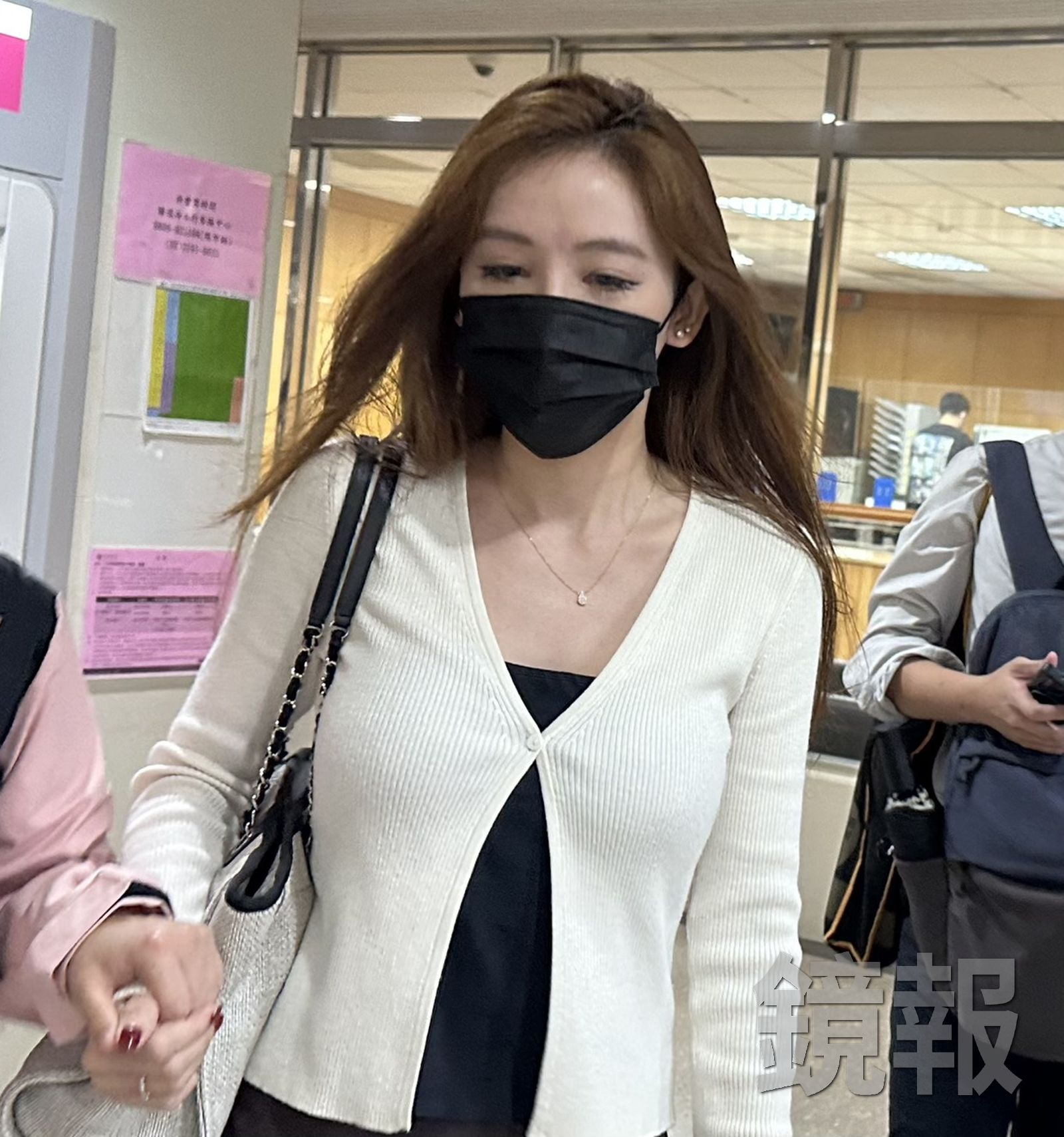 出庭不認罪!三顧美女法務長文懿涉洩密 「貓眼電人」惹側目...2分鐘快閃不語