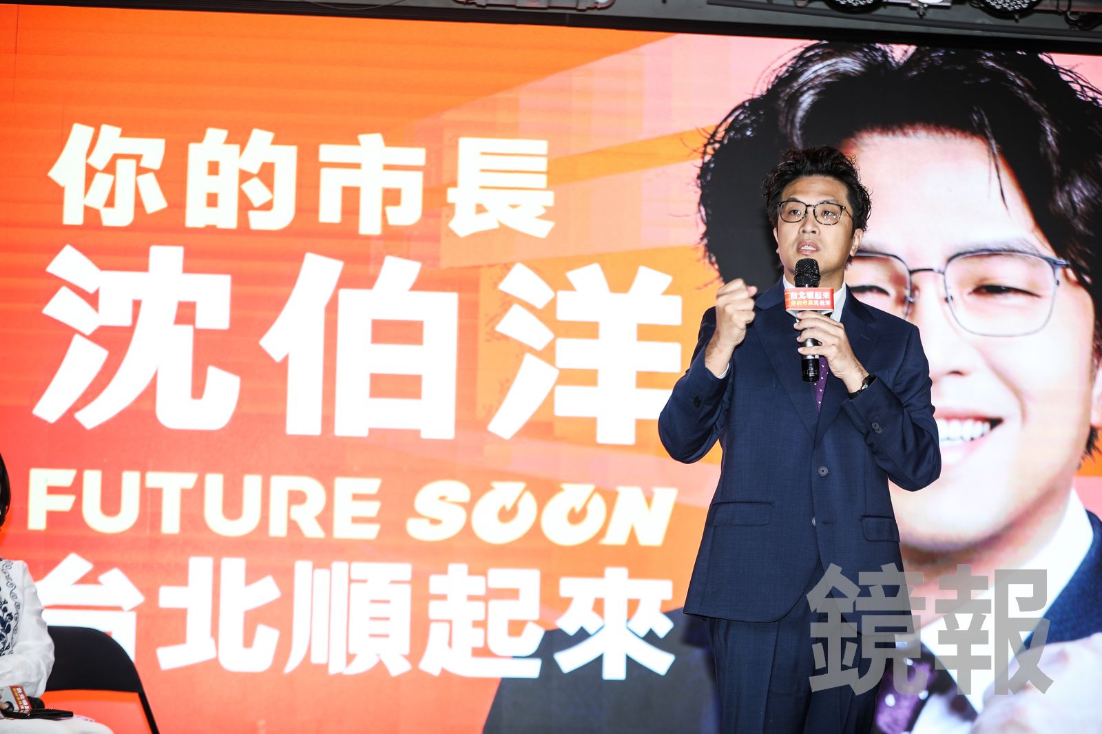 沈伯洋饒河夜市拜票簽名…老闆娘「一個動作」全場笑翻!網邊笑邊憂:要來查水表了