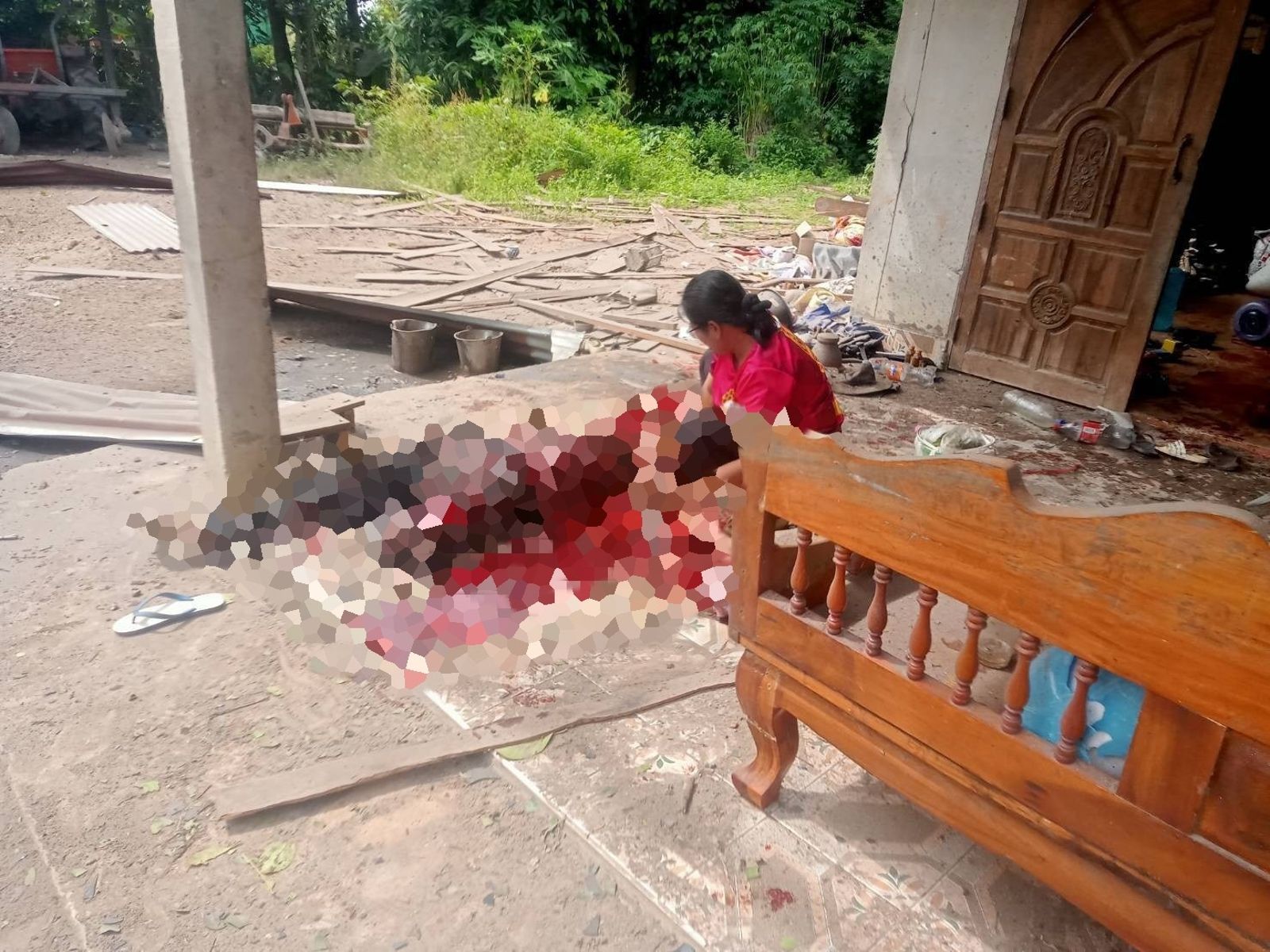 有無辜村民被炸傷。圖／泰國國防部臉書