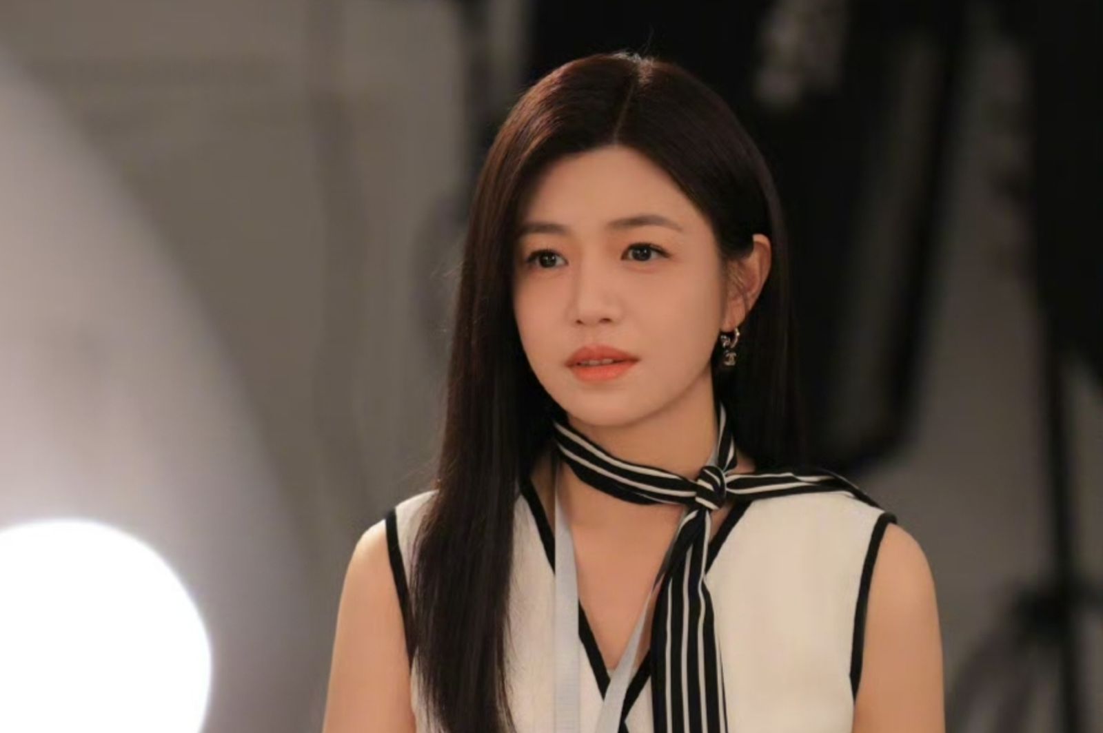 陳妍希捲直播帶假貨！官媒罕見開轟「非道歉就一筆勾銷」　3台藝人滅火失敗　