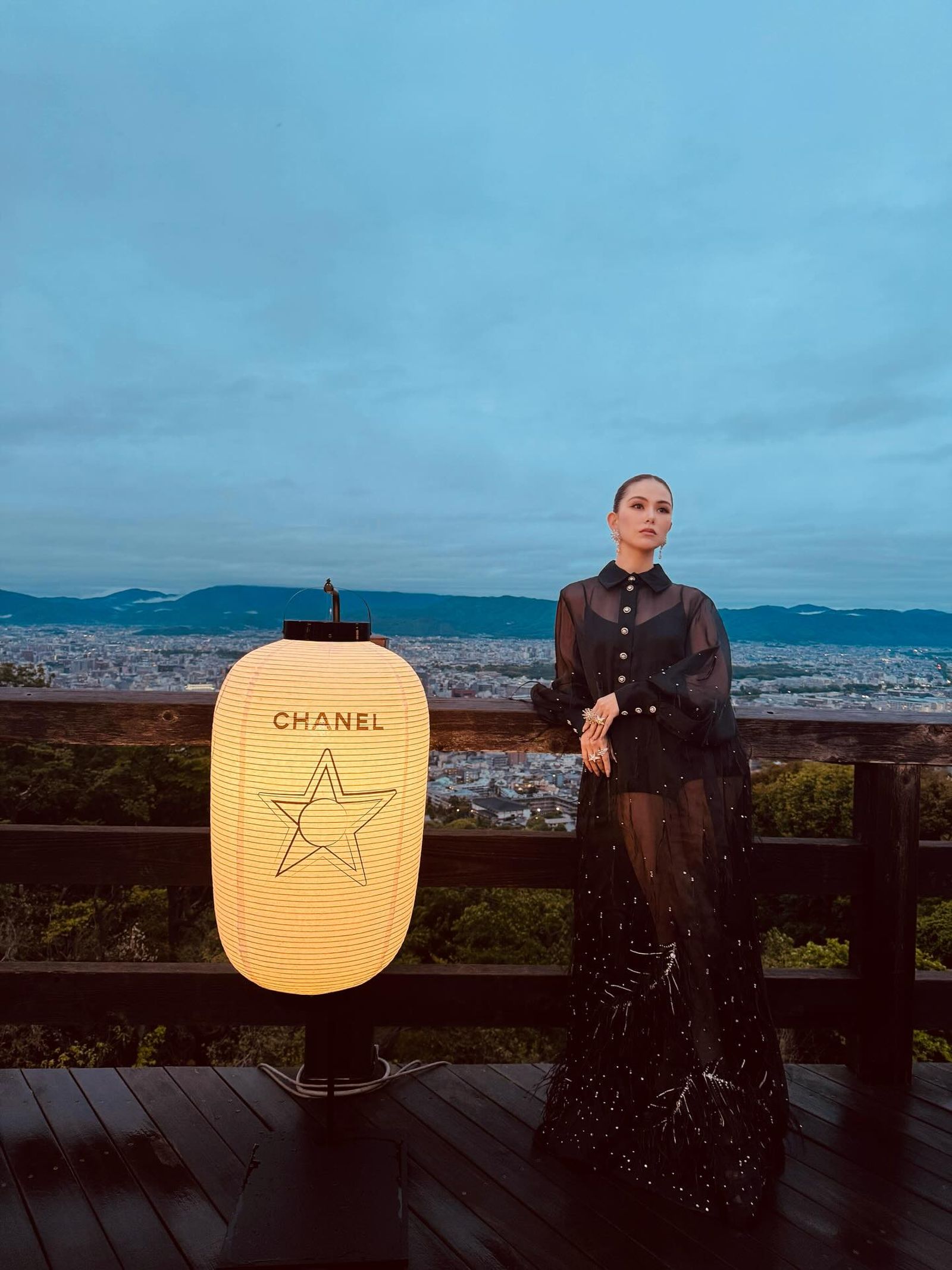 昆凌到京都參加精品活動，老公周杰倫則有山下智久陪玩。翻攝昆凌IG