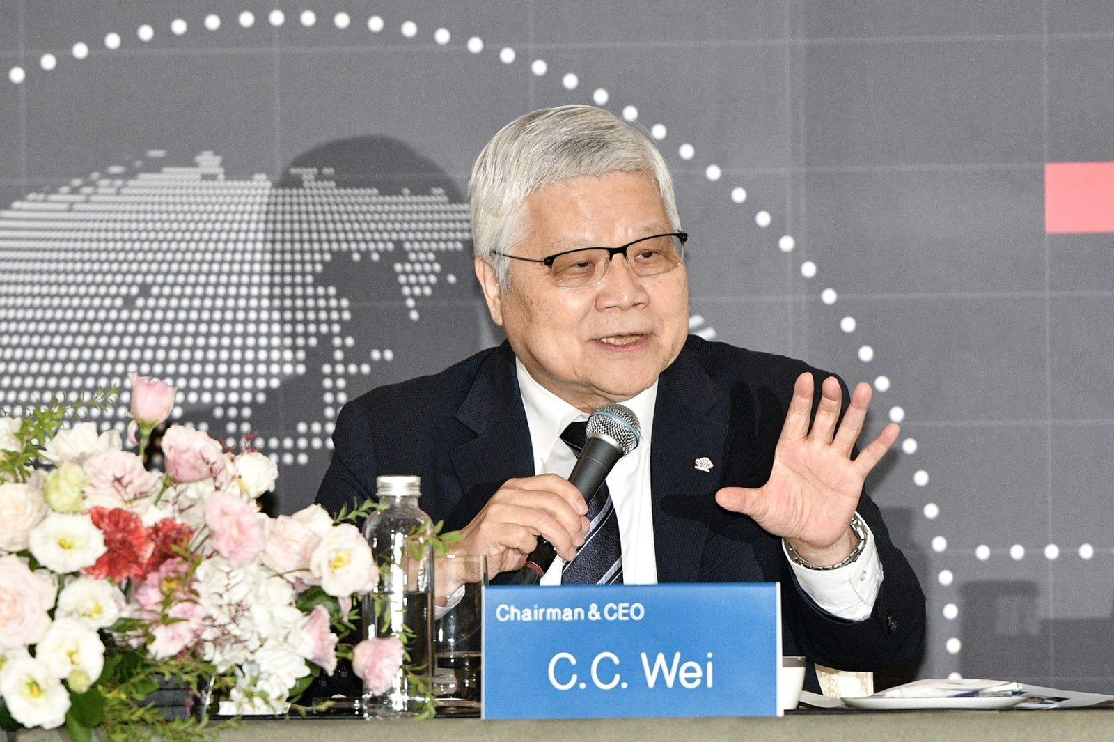 難受!記憶體廠利潤超車台積電 魏哲家坦言:很想漲價4、5倍 但客戶成功台積電才成功