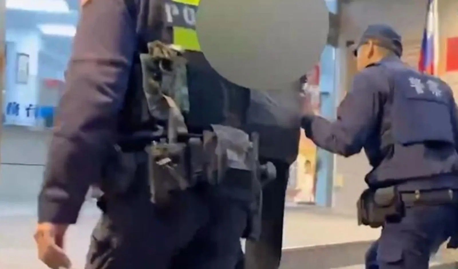 台中蒸餃店濺血！男陪母用餐竟持剪刀刺傷鄰桌食客　凌晨落網