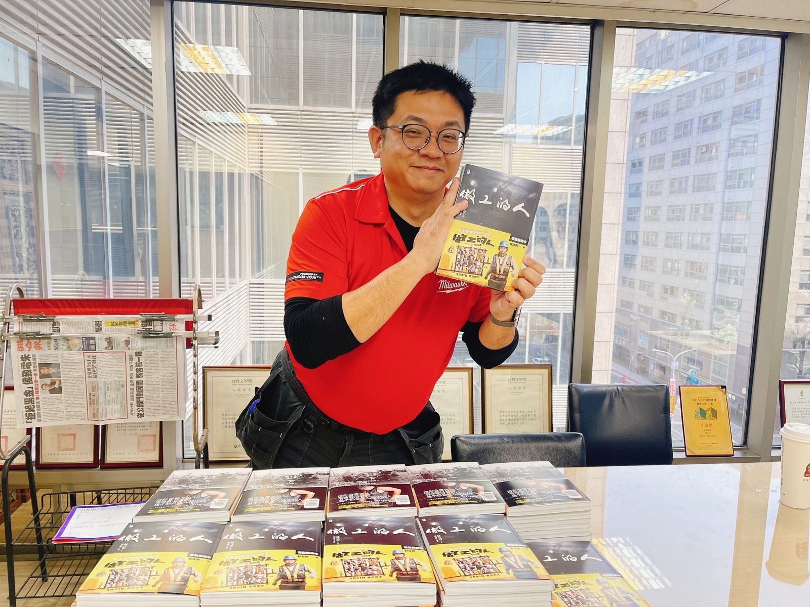 《做工的人》林立青爆職場霸凌!「扣光底薪→無預警資遣」前員工揭黑幕…本尊回應了