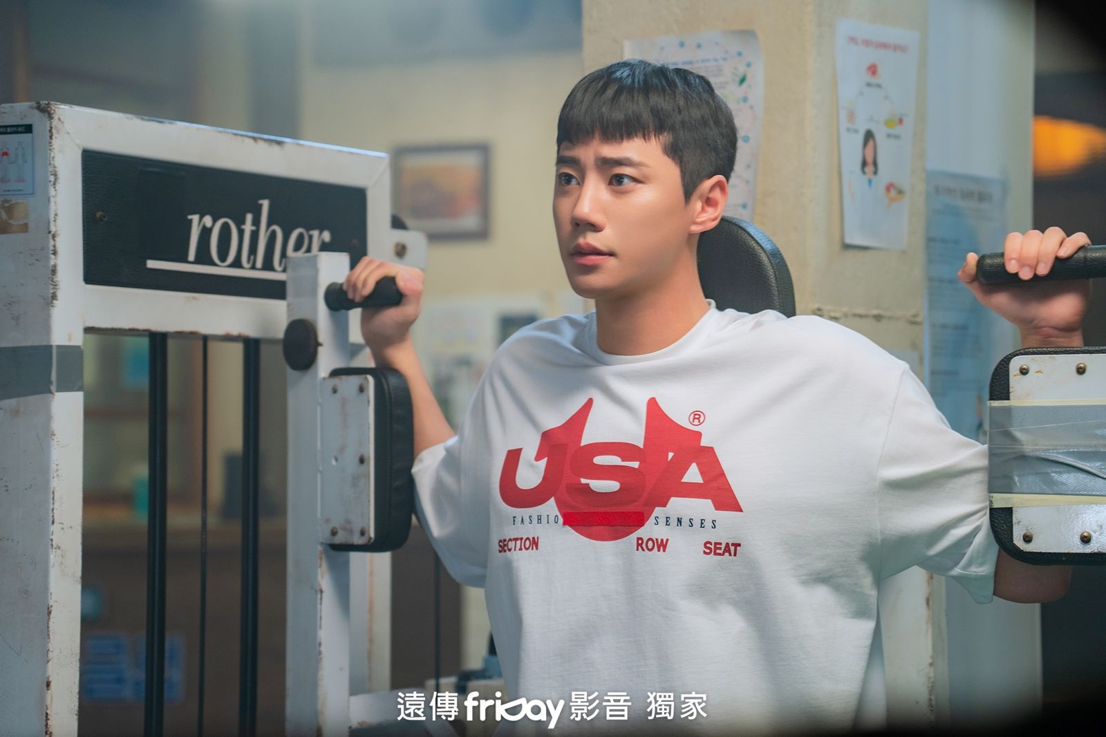 李濬榮在韓劇《24小時健身俱樂部》飾演健身館長，為戲瘋狂增肌。 friDay影音提供