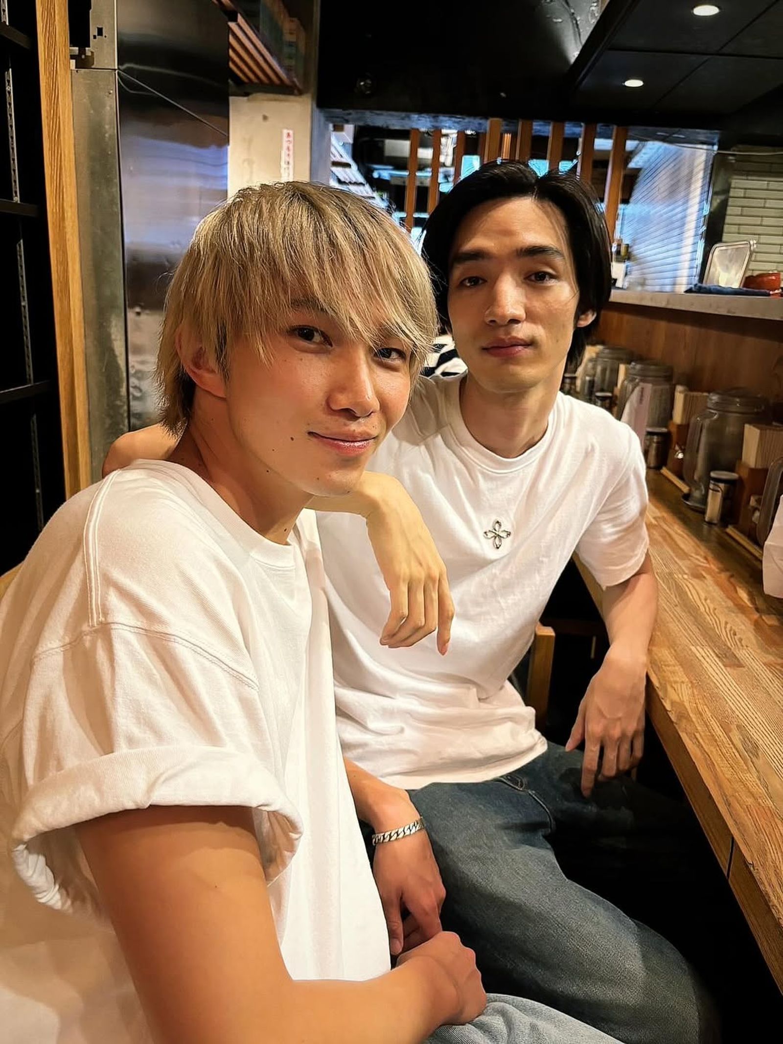 遠藤健慎（左）被懷疑與清水尋也共同持有大麻。翻攝IG@kenshinendo_official