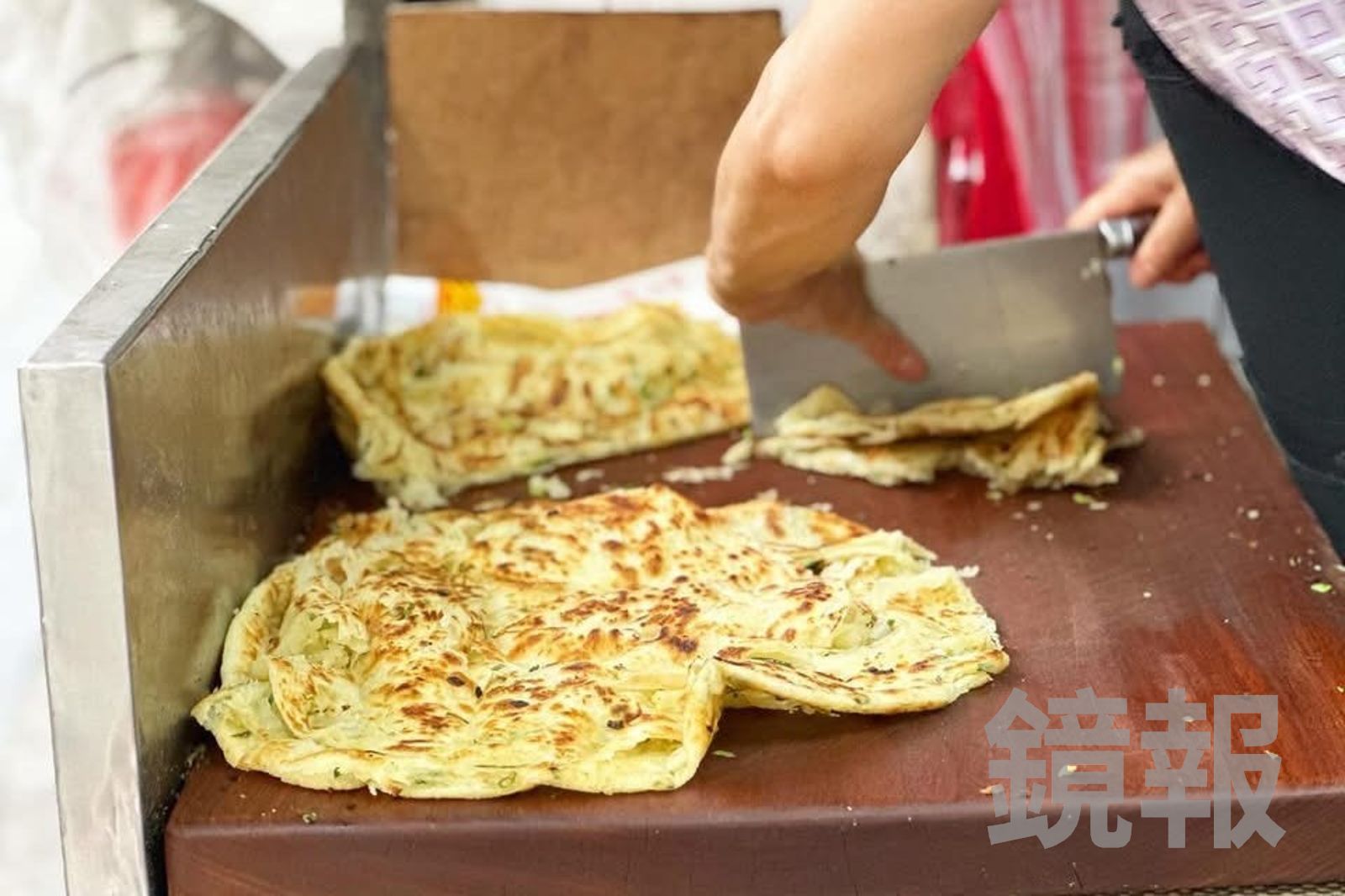 「蔥油餅」蓬鬆有嚼勁,麵香十足。(110元/全張)