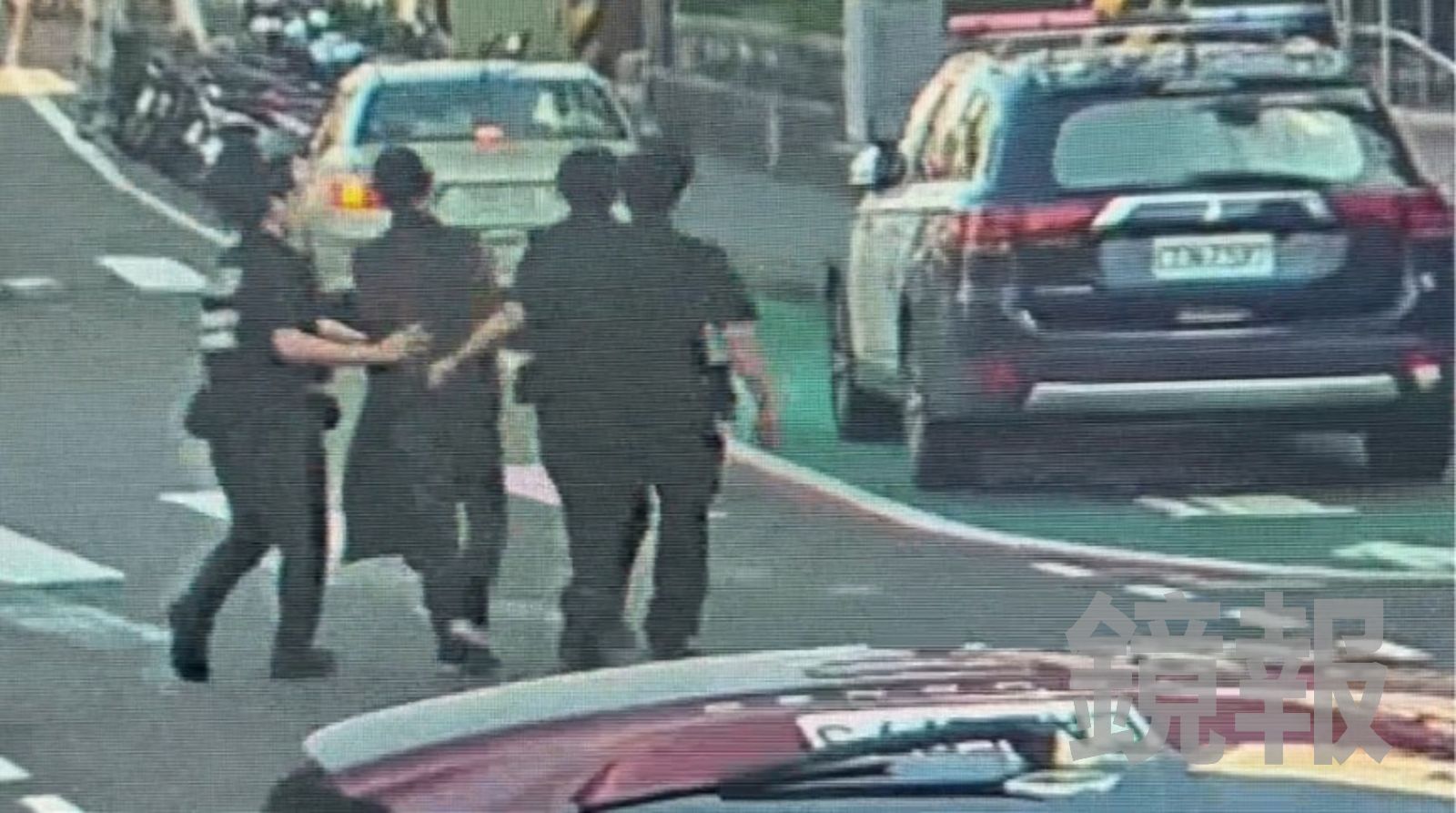郭姓男住戶向現場警消承認放火。