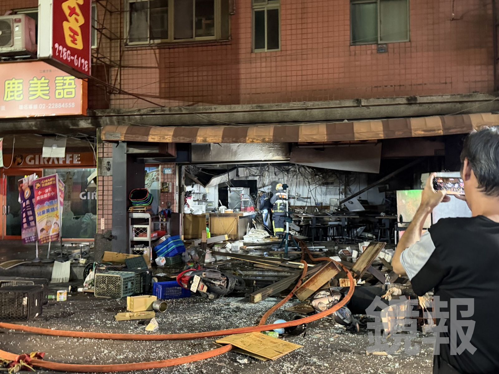 便當店氣爆後幾乎成了廢墟，詳細氣爆原因待火調單位調查。翻攝畫面