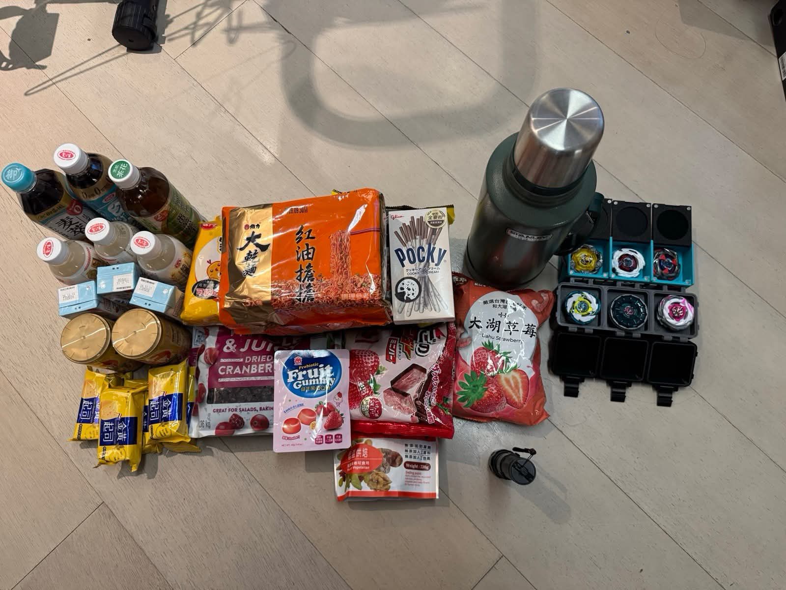 颱風假帶女兒採買!沈伯洋曬防災物資 網見1神秘物件笑翻:準備打巴威