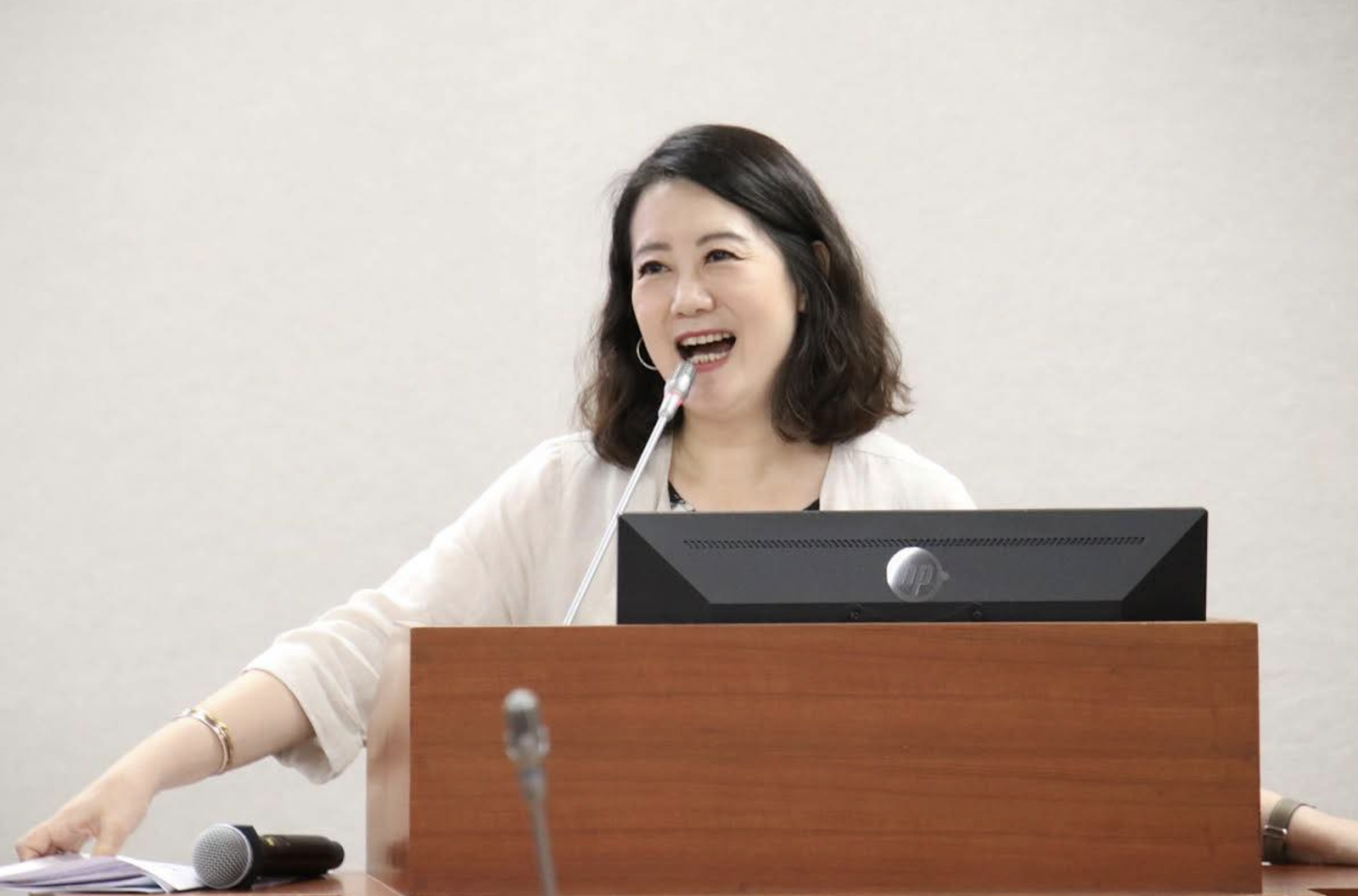 質疑藍白修憲廢監院不同調 　吳思瑤：不會隨之起舞