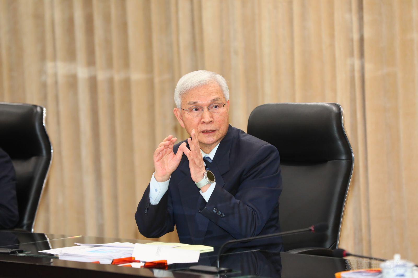 快訊／新台幣強勢升值　央行總裁楊金龍說明：本行不會操縱匯率