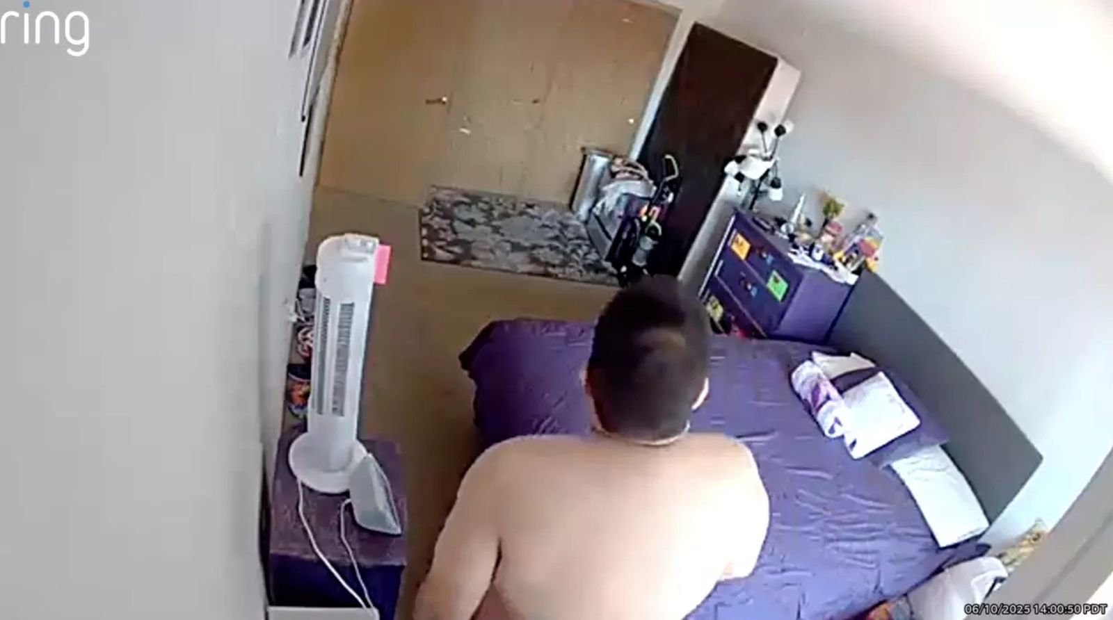 養老院志工闖房內硬上！女兒開監視器驚見「61歲老母親全裸躺床上」大哭報警