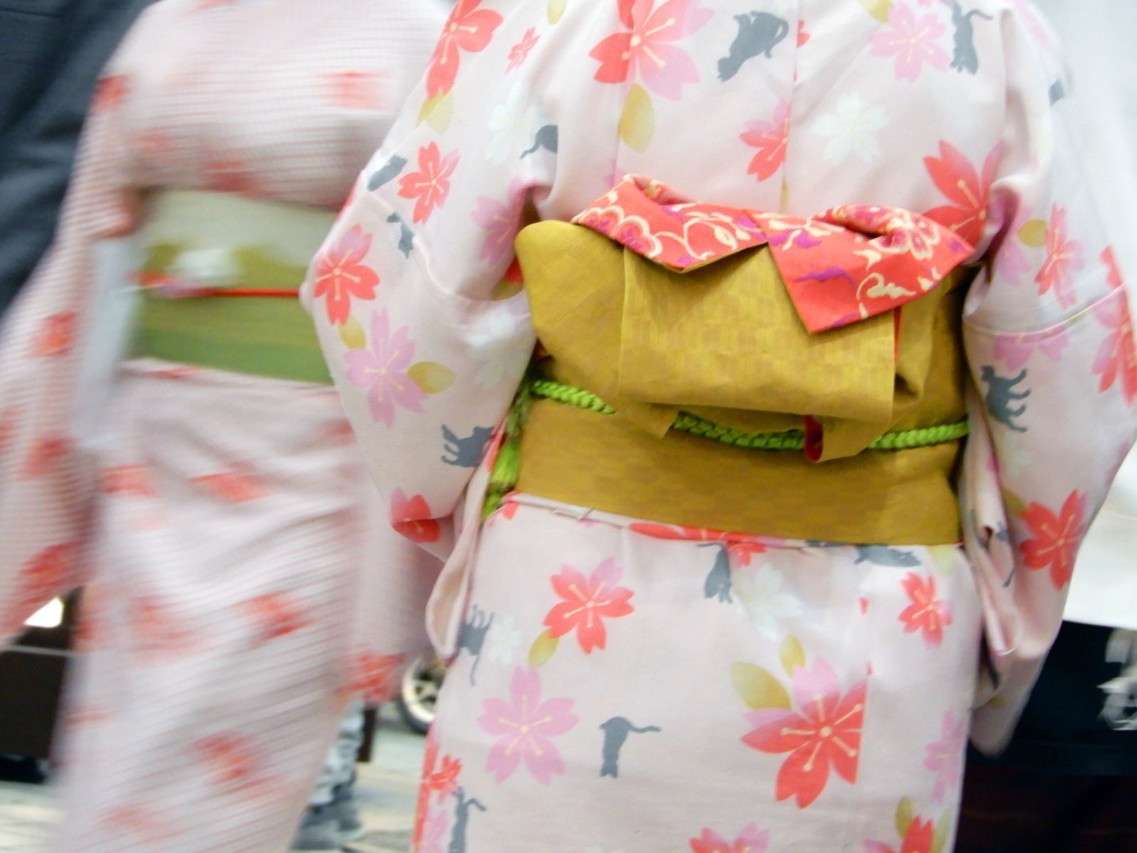 16歲舞妓「被迫陪酒、遭襲胸」！她勇敢揭「陪浴性侵」陋習：大學教授、議員都是客