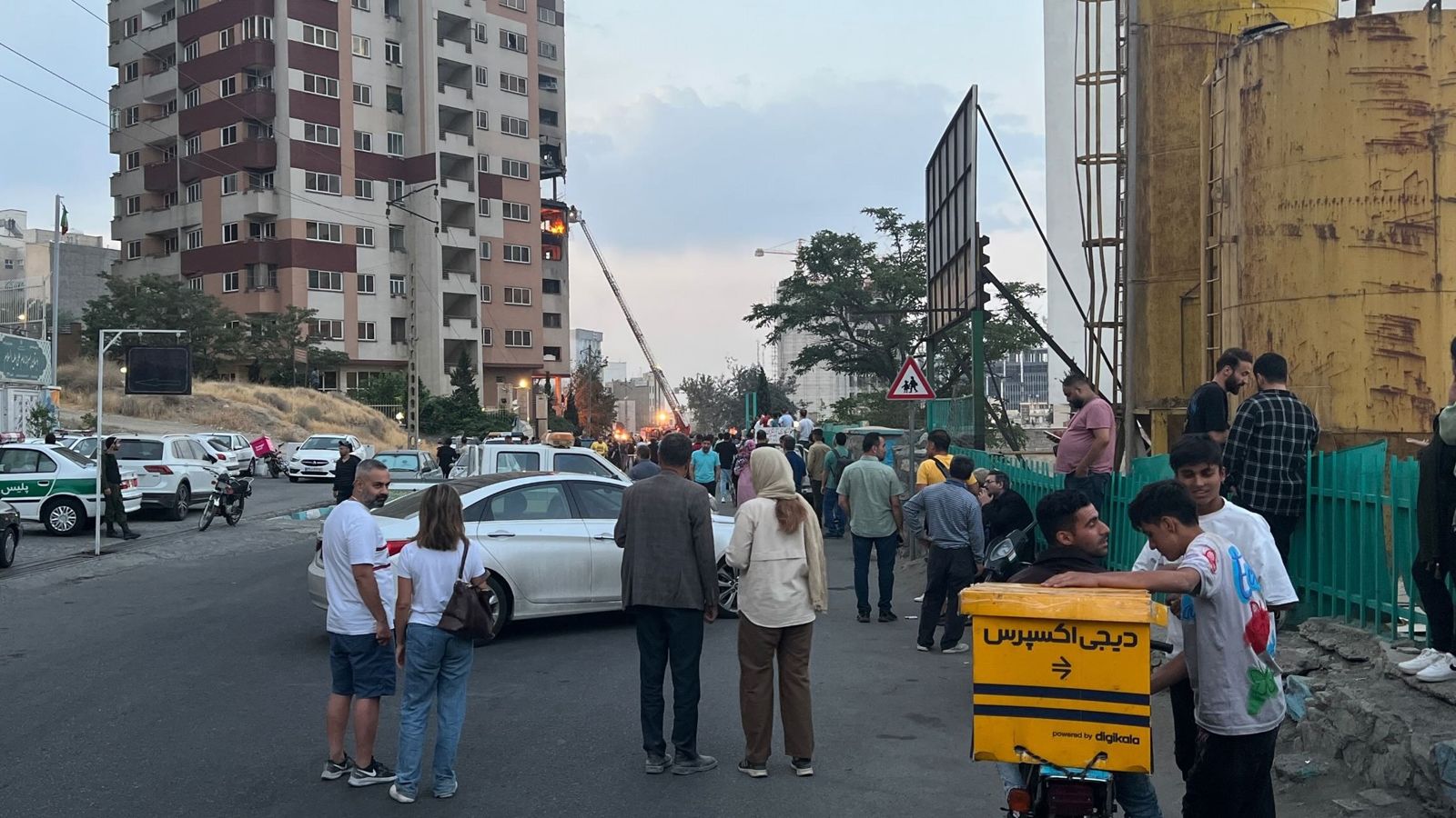 伊朗人也不見得全部支持政府。圖片取自Living in Tehran臉書