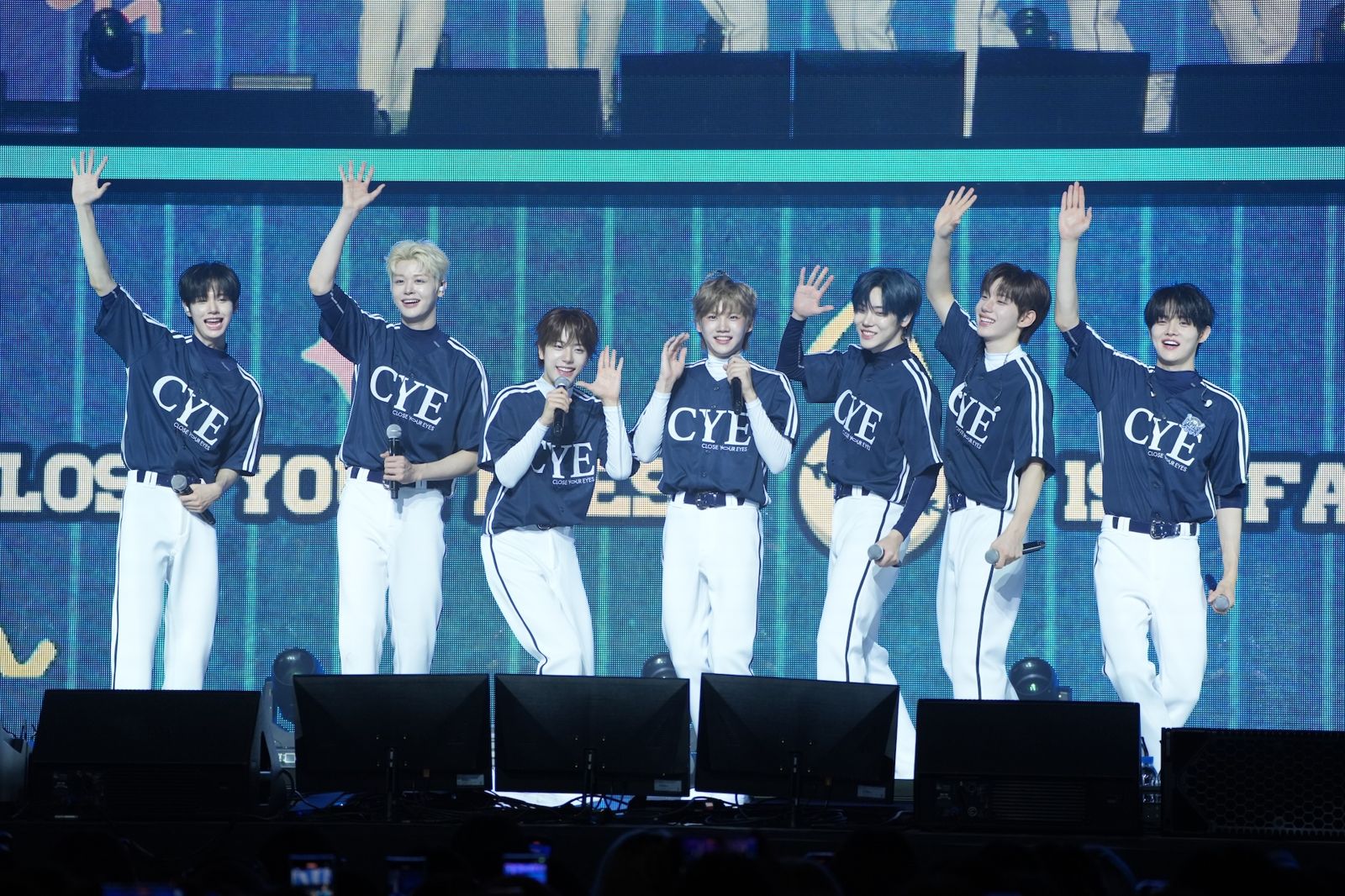 韓團CLOSE YOUR EYES撲台倒數 許願喝道地珍奶朝聖「台灣感性」