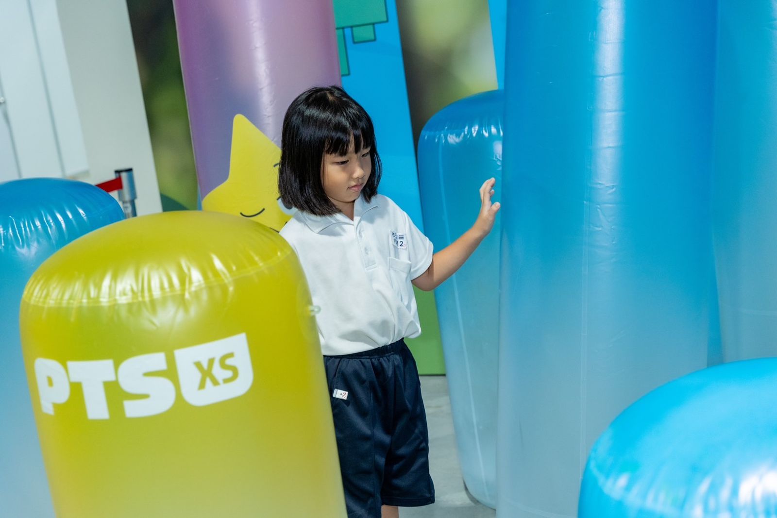 「口袋小子打卡牆」，打造一片充滿童趣的充氣「不倒翁森林」，讓親子盡情拍照、打卡分享，留下最療癒的回憶。公視提供