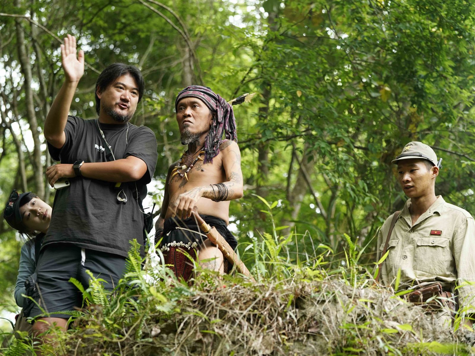 演孫介珩(左)分享《聽海湧》每種語言的選擇都與角色背景密切相關。《聽海湧》劇組提供