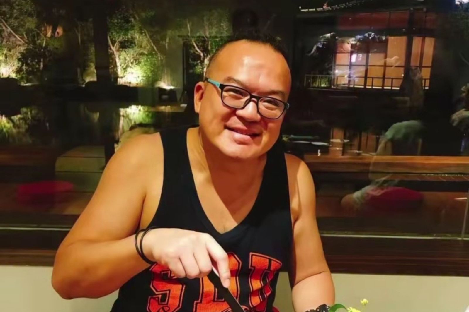 52歲猝逝留下未滿月龍鳳胎!明金成今冥誕 妻淚訴「你還住在我們心裡」