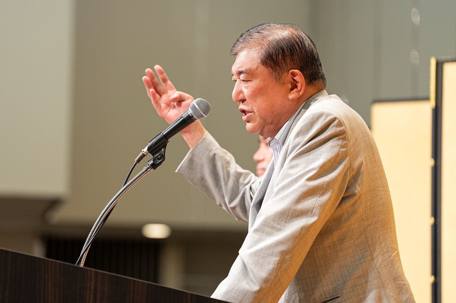 石破茂的政策動搖公信力。圖/翻攝自FB/Shigeru Ishiba