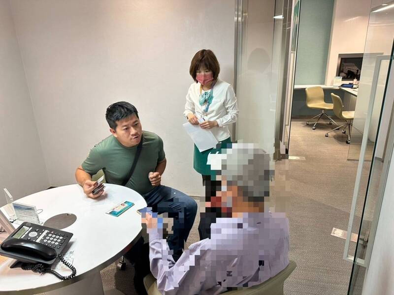 71歲翁沉迷辣妹社群　1個月狂砸700萬「升級VIP」差點全送詐團