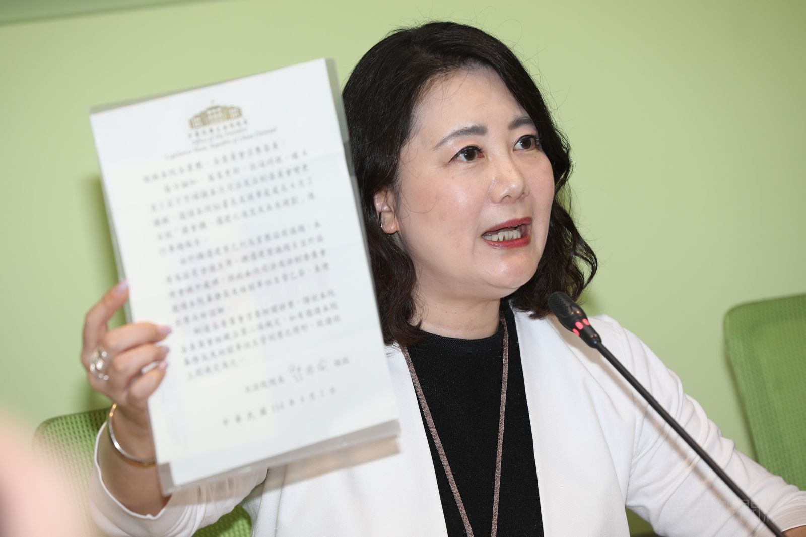 罷吳思瑤領銜人宣布退出！才因「幽靈連署」遭約談　稱不願對立罷免