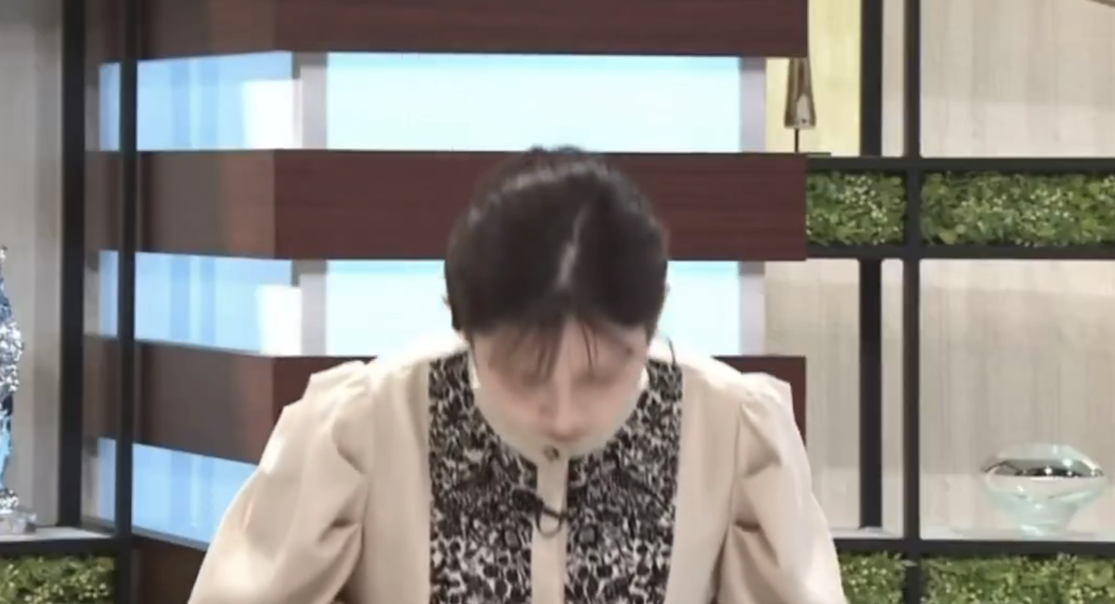 節目驚現「歧視身障」用語 26歲正妹主播低頭道歉