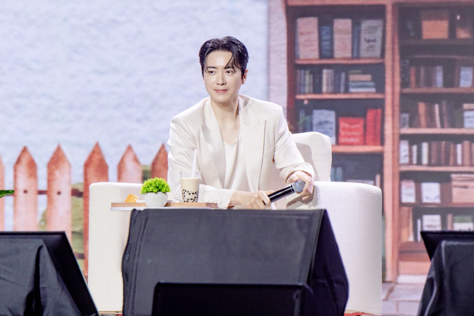 李浚赫嗑6籠小籠包還不夠！　揪粉絲一起去吃