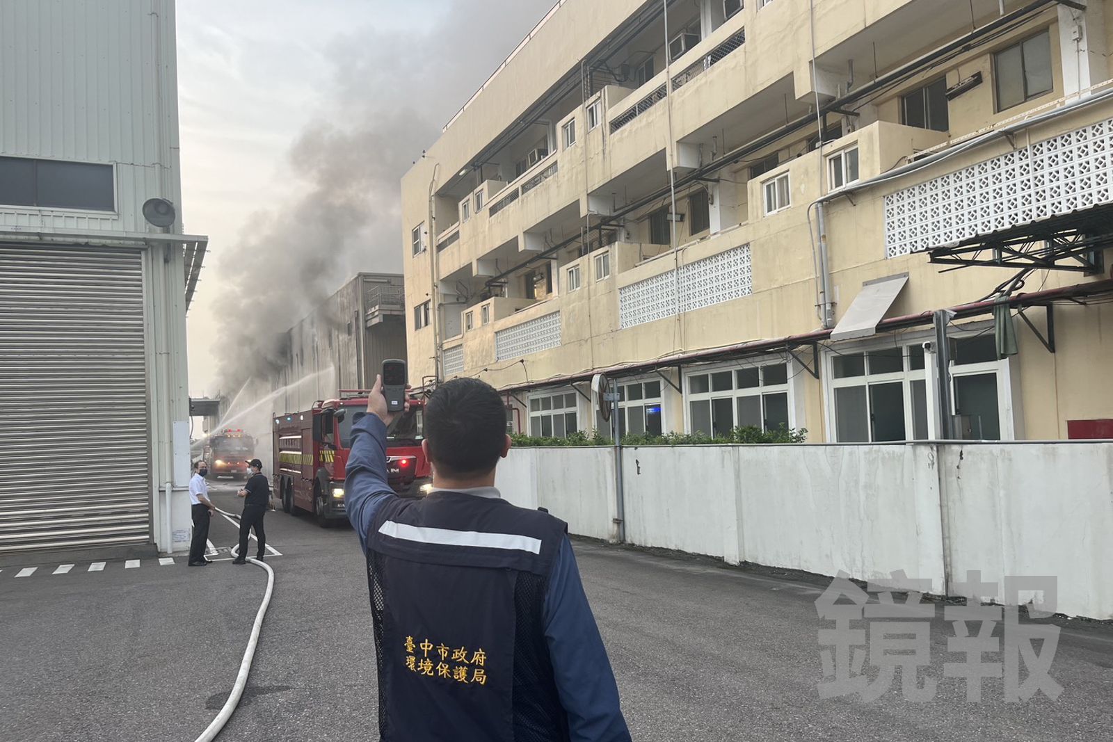 環保局派員到場監測空氣品質。台中市環保局提供