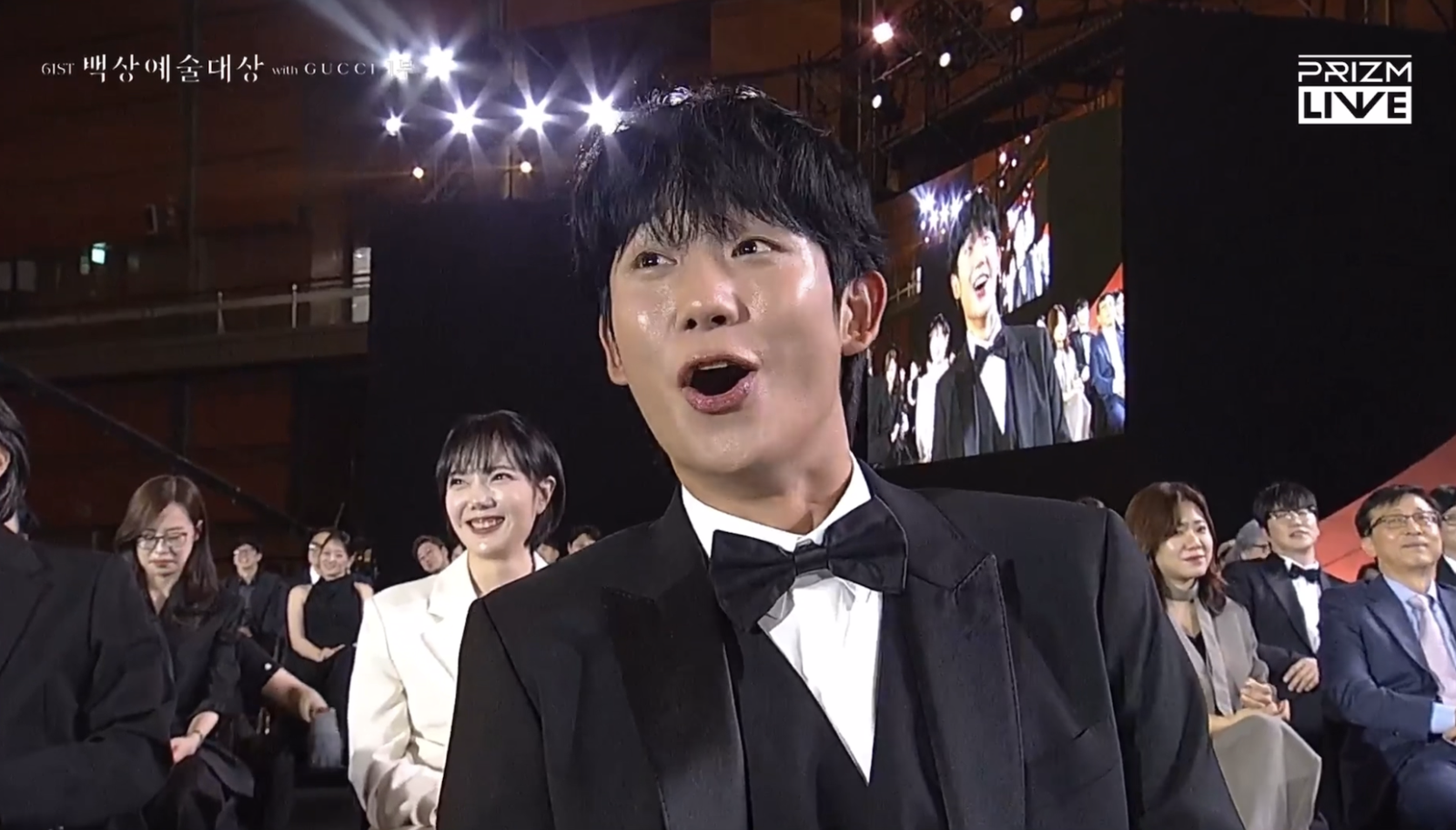 攝影師表示，丁海寅太帥了，導致他手抖。翻攝prizm