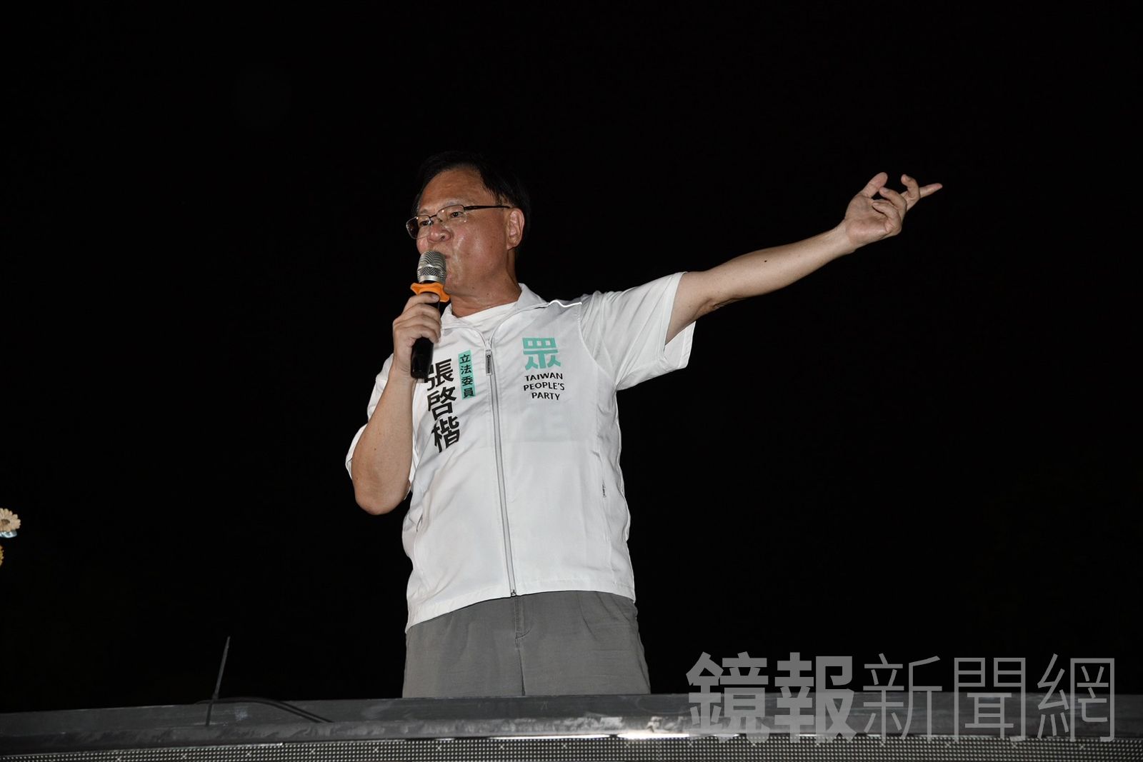 民眾黨立委張啓楷到場聲援柯文哲及妻子陳佩琪。（圖／李智為攝）