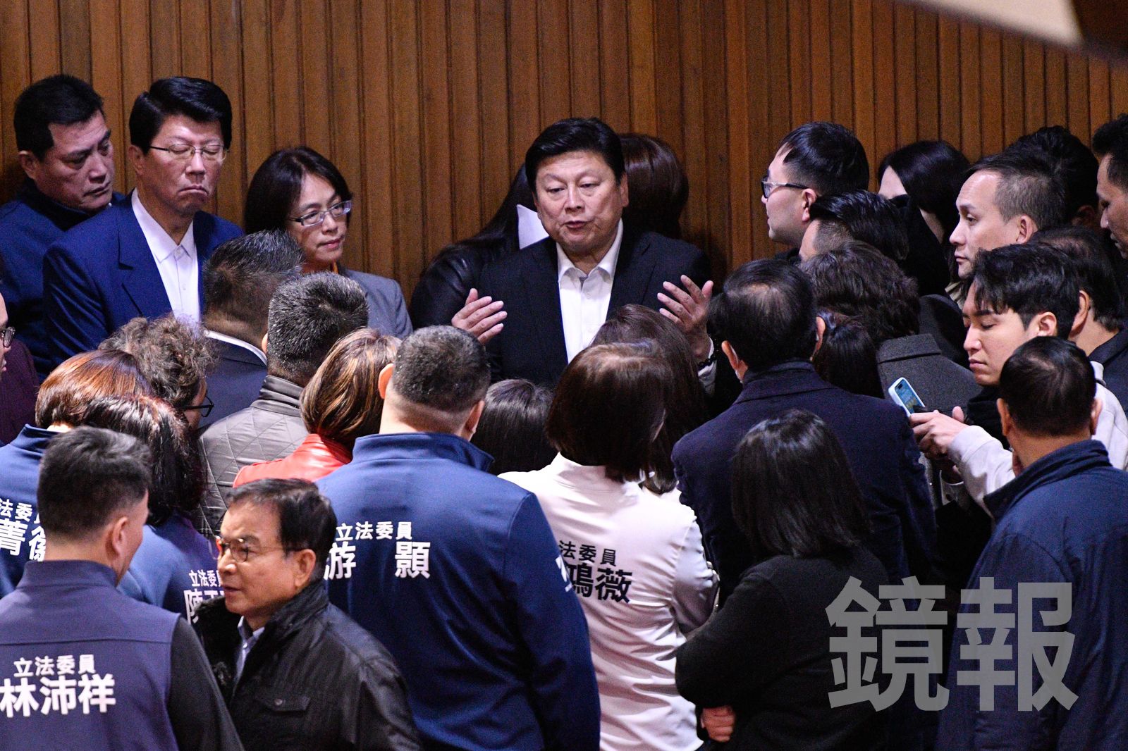 回到台灣利益本位才是藍白生存根基