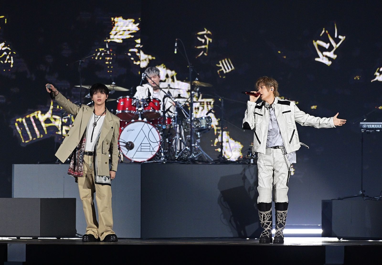 八三夭聯手&TEAM王奕翔「飆唱台劇神曲」全場瘋掉　蕭煌奇〈阿嬤的話〉小巨蛋萬人合唱超震撼