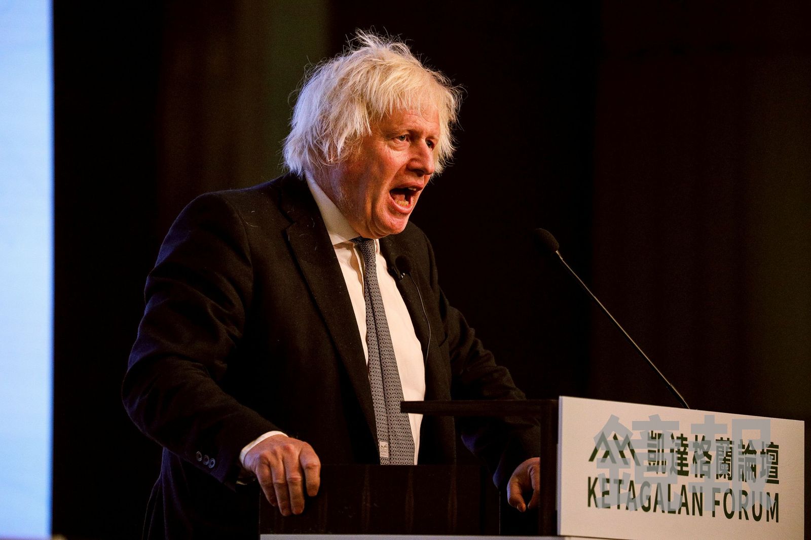 英國前首相強生今（5日）應邀參加凱達格蘭論壇，並發表專題演說。（圖／鄒保祥攝）