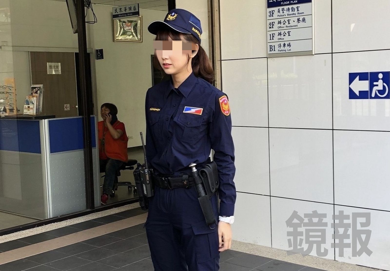 色膽包天!女警執勤指揮交通 色男佯稱問路伸手摸一把
