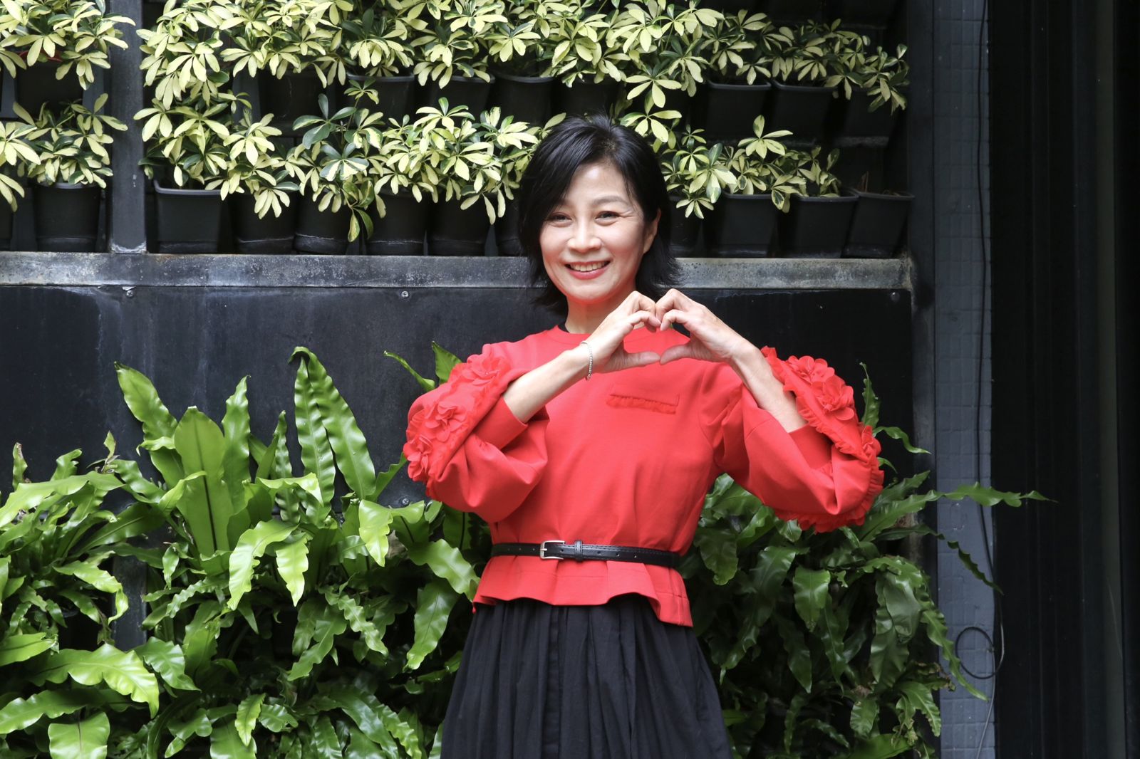 60歲「玉女掌門人」方文琳感情現況曝光　早早放話不幫校花女兒帶小孩：我很忙！