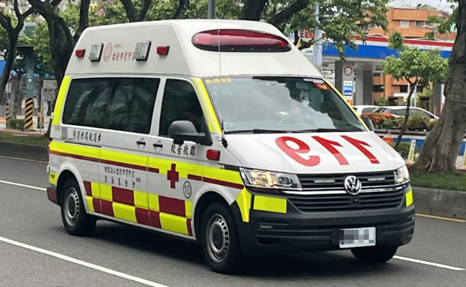 台中14歲國中生墜樓亡！父母深夜爆吵「驚傳巨響」　兒倒臥露台送醫不治